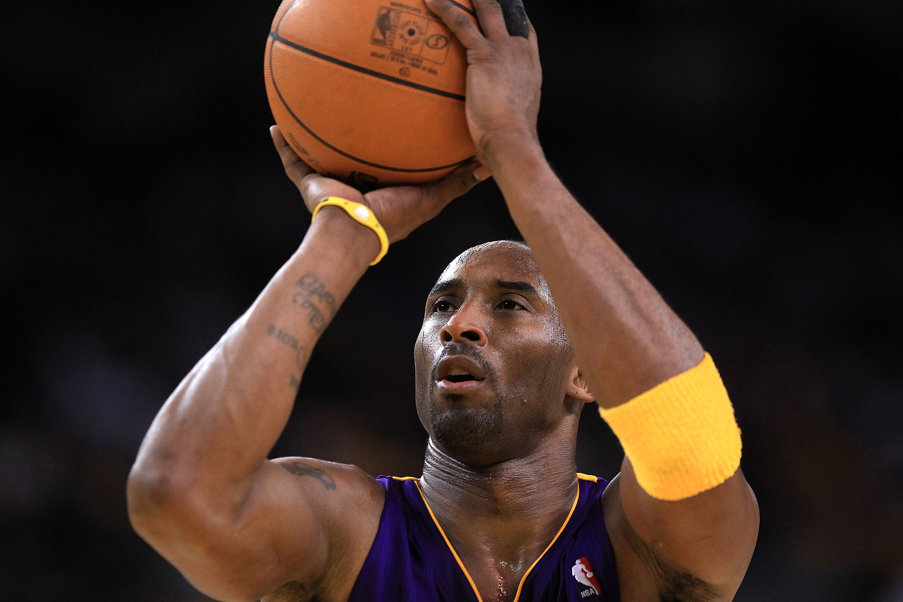 Kobe Bryant, Laptop wallpaper, Sporting hero, Fans' delight, 3000x2010 HD Desktop