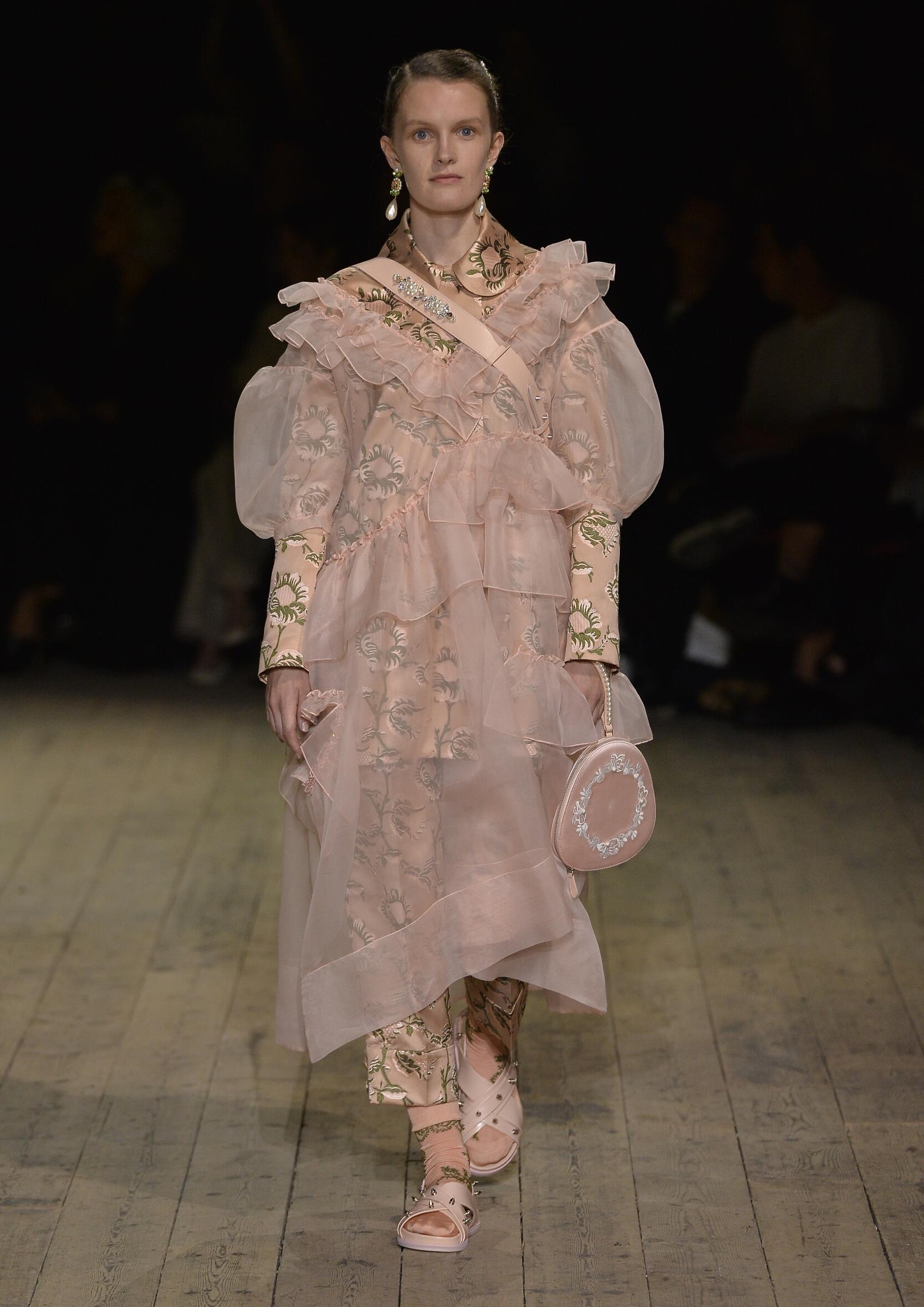 Simone Rocha, Spring Summer 2020 Collection, 1670x2360 HD Phone