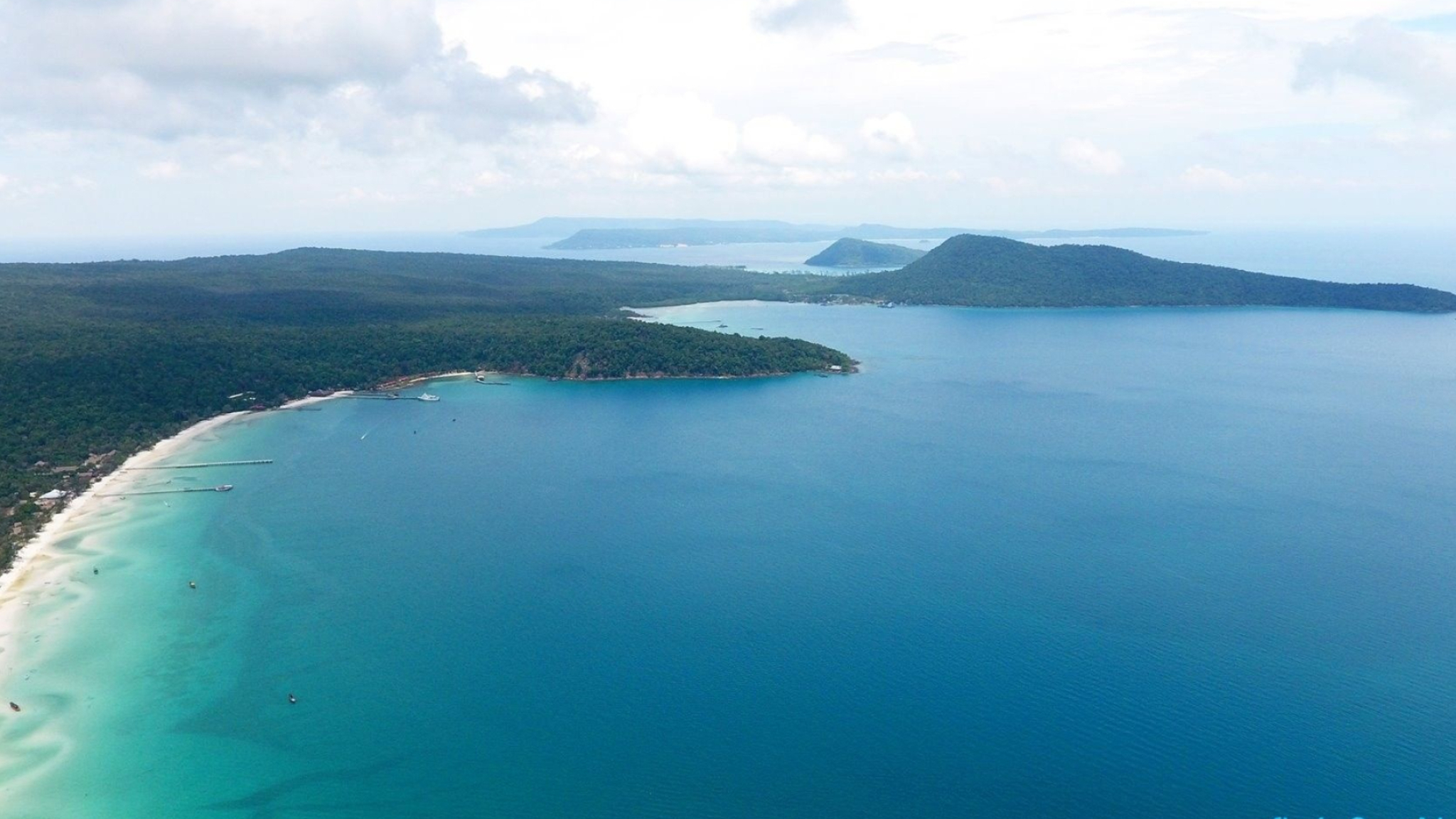 Koh Rong Samloem photos, Cambodia island beach, Bungalows, 2050x1160 HD Desktop