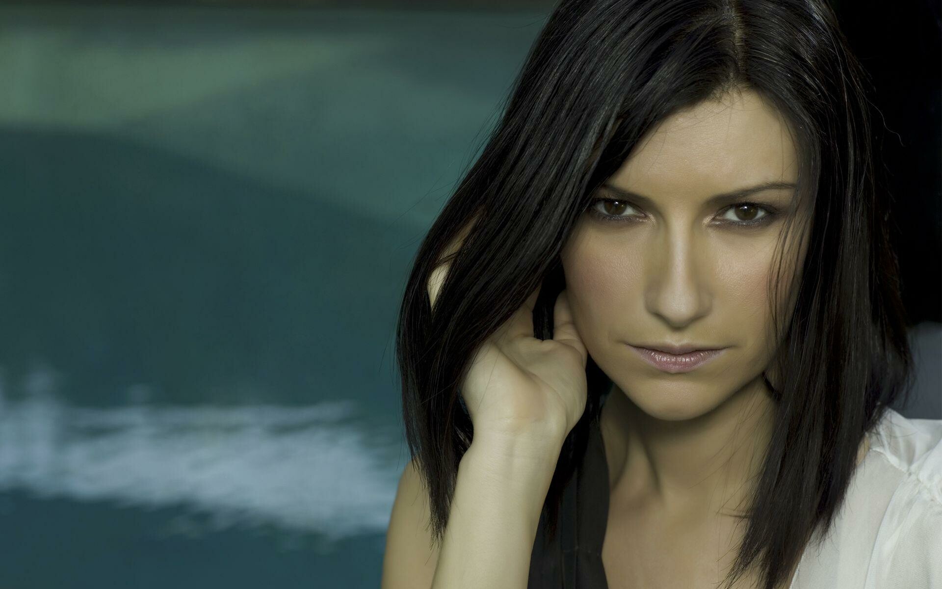 Laura Pausini, Vocal prowess, Captivating wallpapers, Melodic inspiration, 1920x1200 HD Desktop