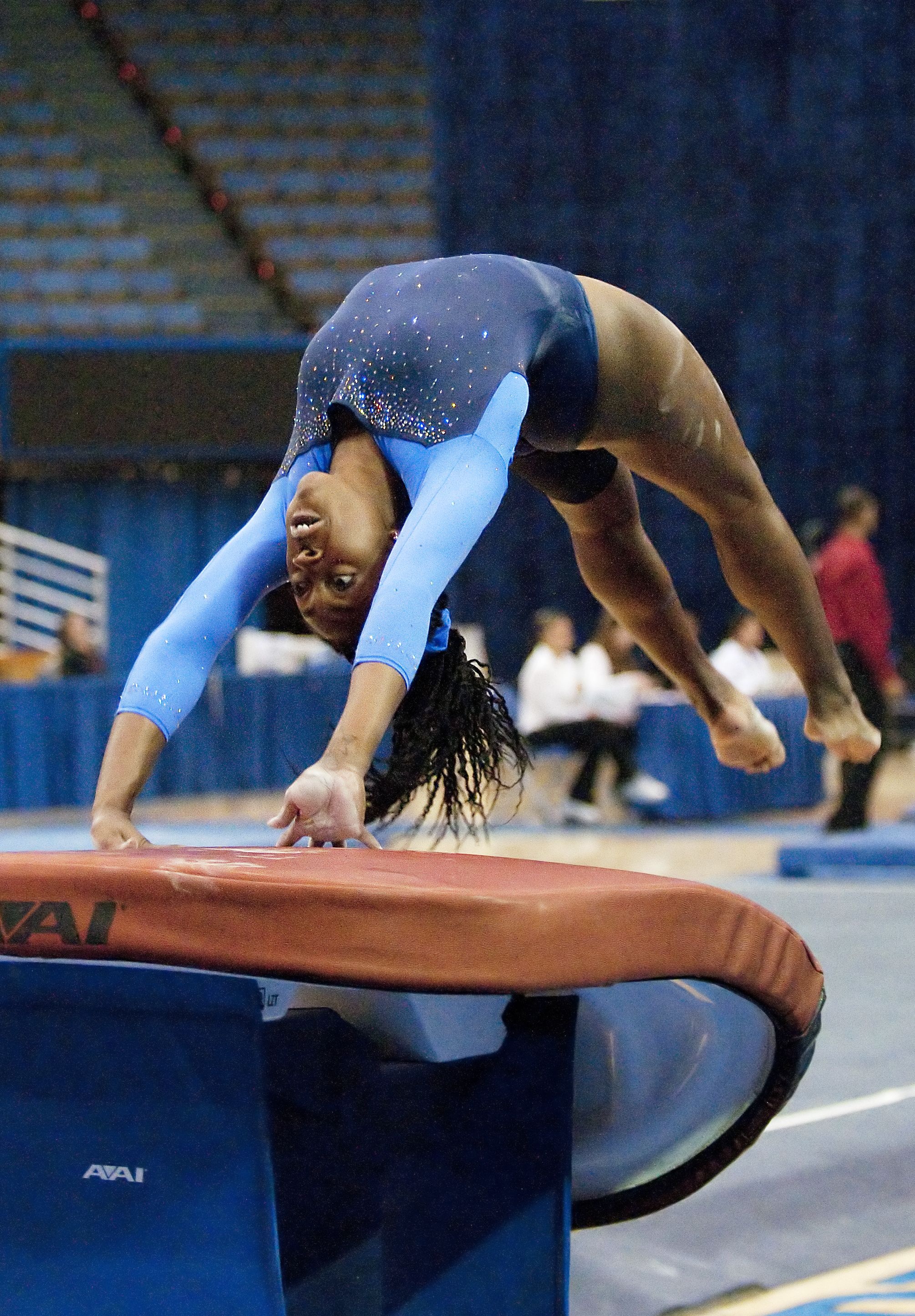 Olivia Courtney, Vault (Gymnastics) Wallpaper, 2010x2900 HD Phone