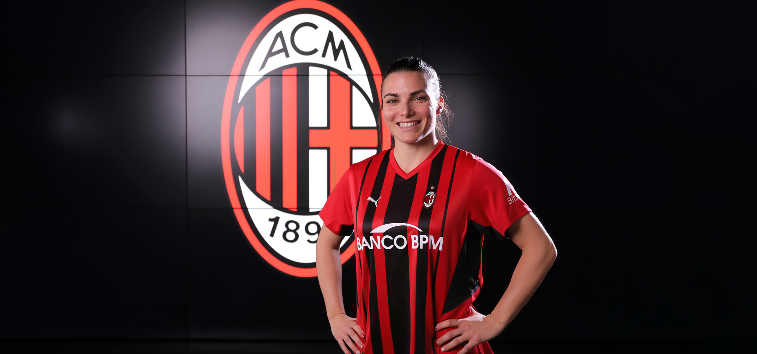 Alia Guagni, AC Milan Wallpaper, 2560x1200 Dual Screen Desktop