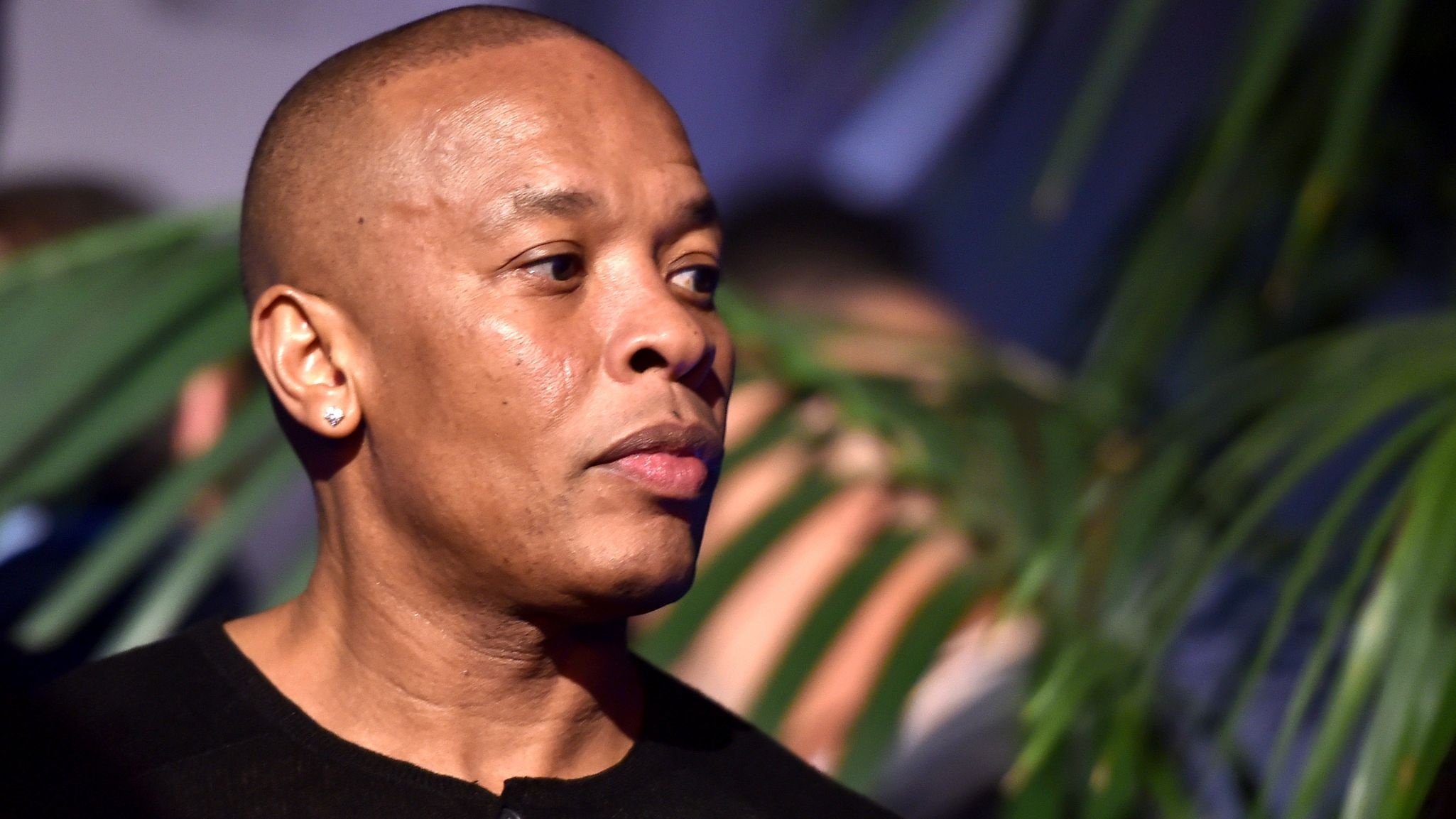 Dr. Dre, HD wallpapers, Sleek design, Celeb icon, 2050x1160 HD Desktop