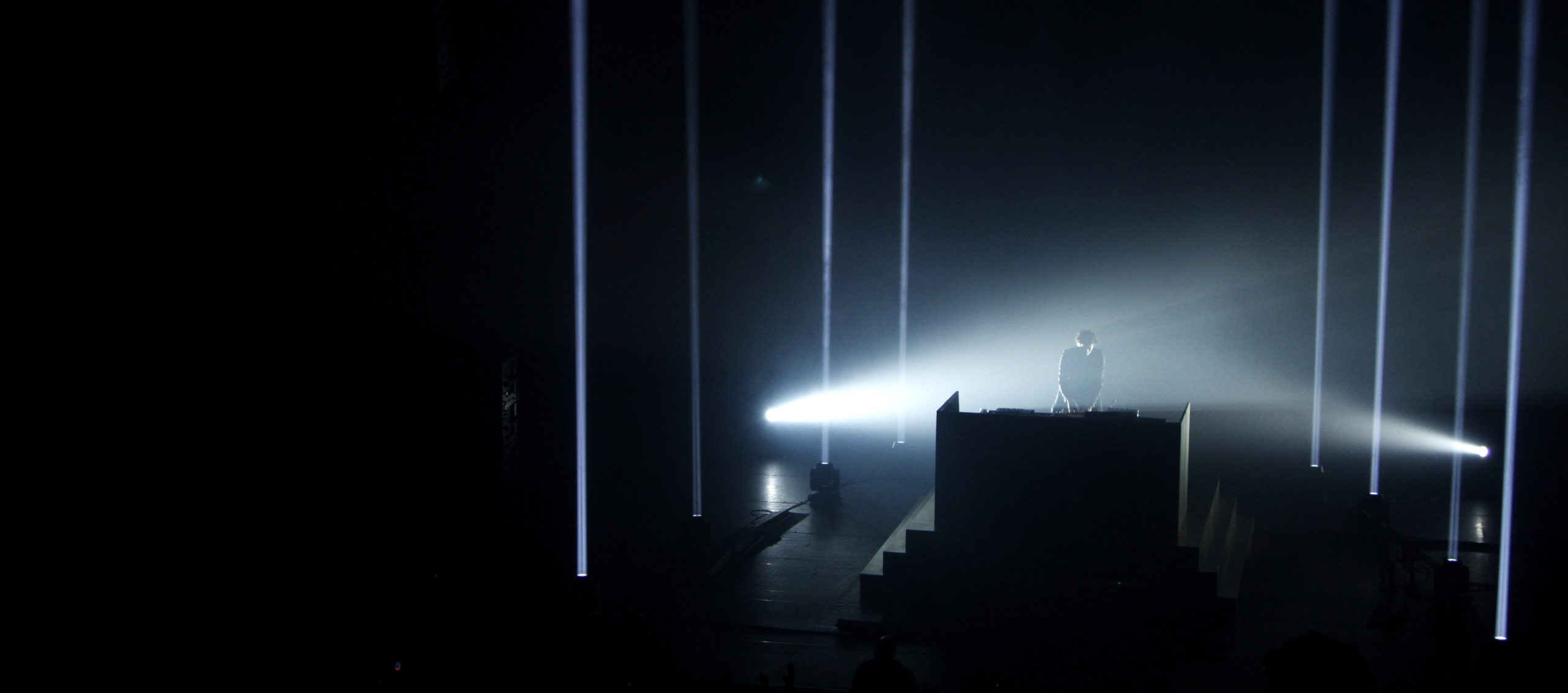 Gesaffelstein, Franz & Fritz creative agency, Electrifying visuals, 2560x1140 Dual Screen Desktop