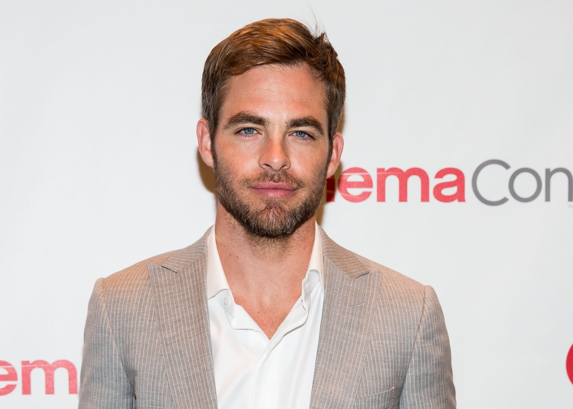 Chris Pine, Free HD Wallpapers, 2000x1430 HD Desktop