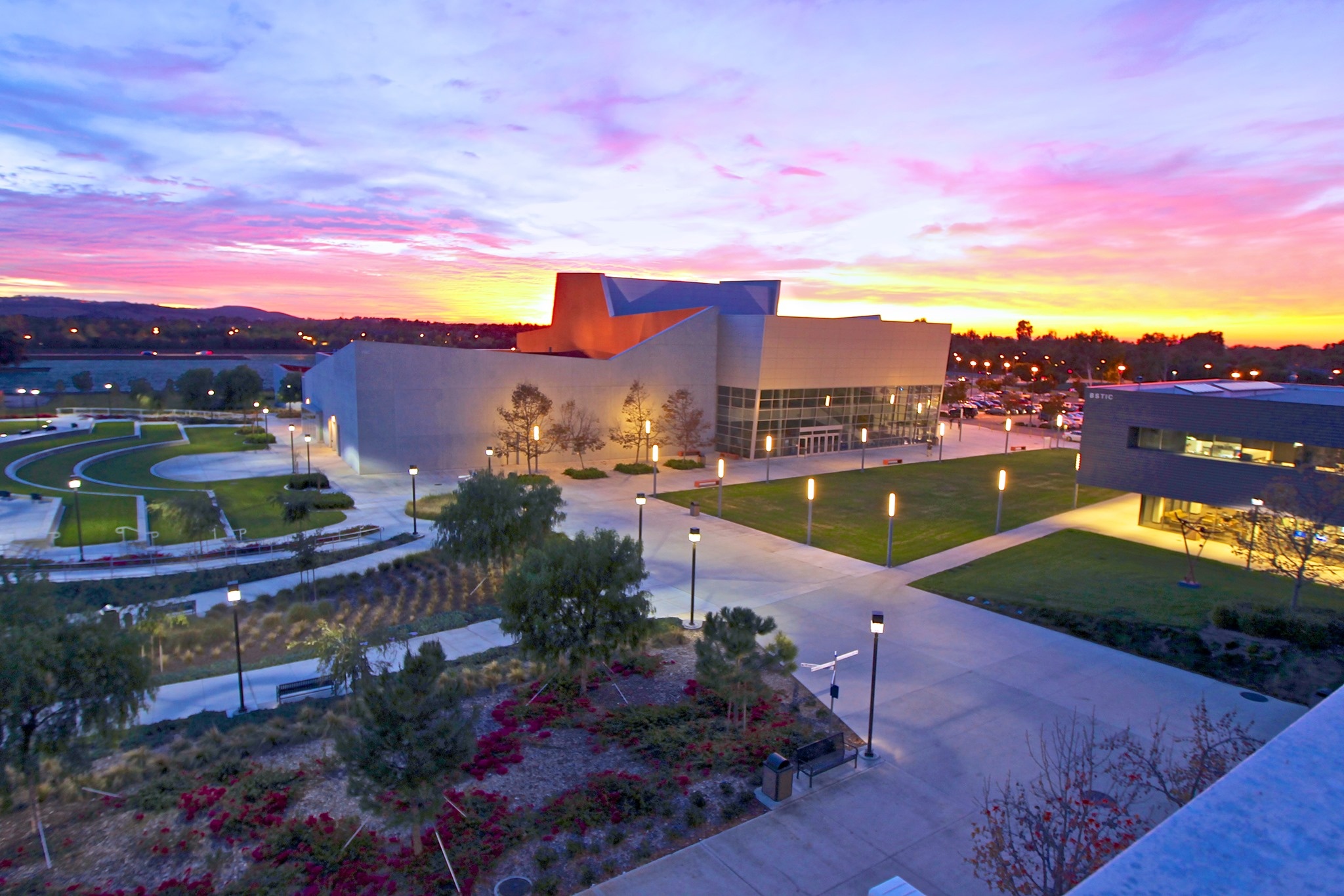 Irvine Valley College, Happening place, Arts happenings, Travels, 2050x1370 HD Desktop