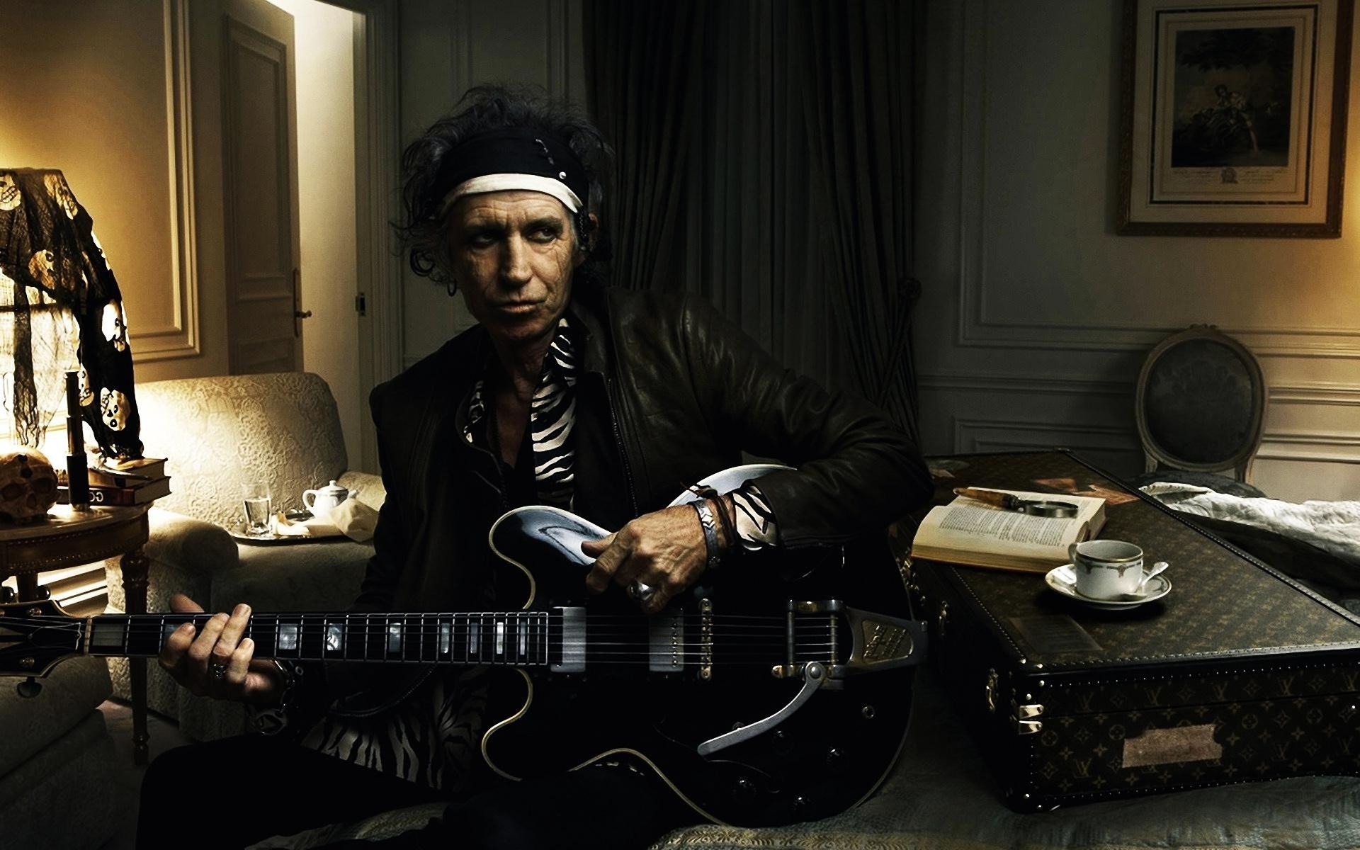 Keith Richards wallpaper, Iconic musician, Aesthetic appeal, Sarah Thompson, 1920x1200 HD Desktop