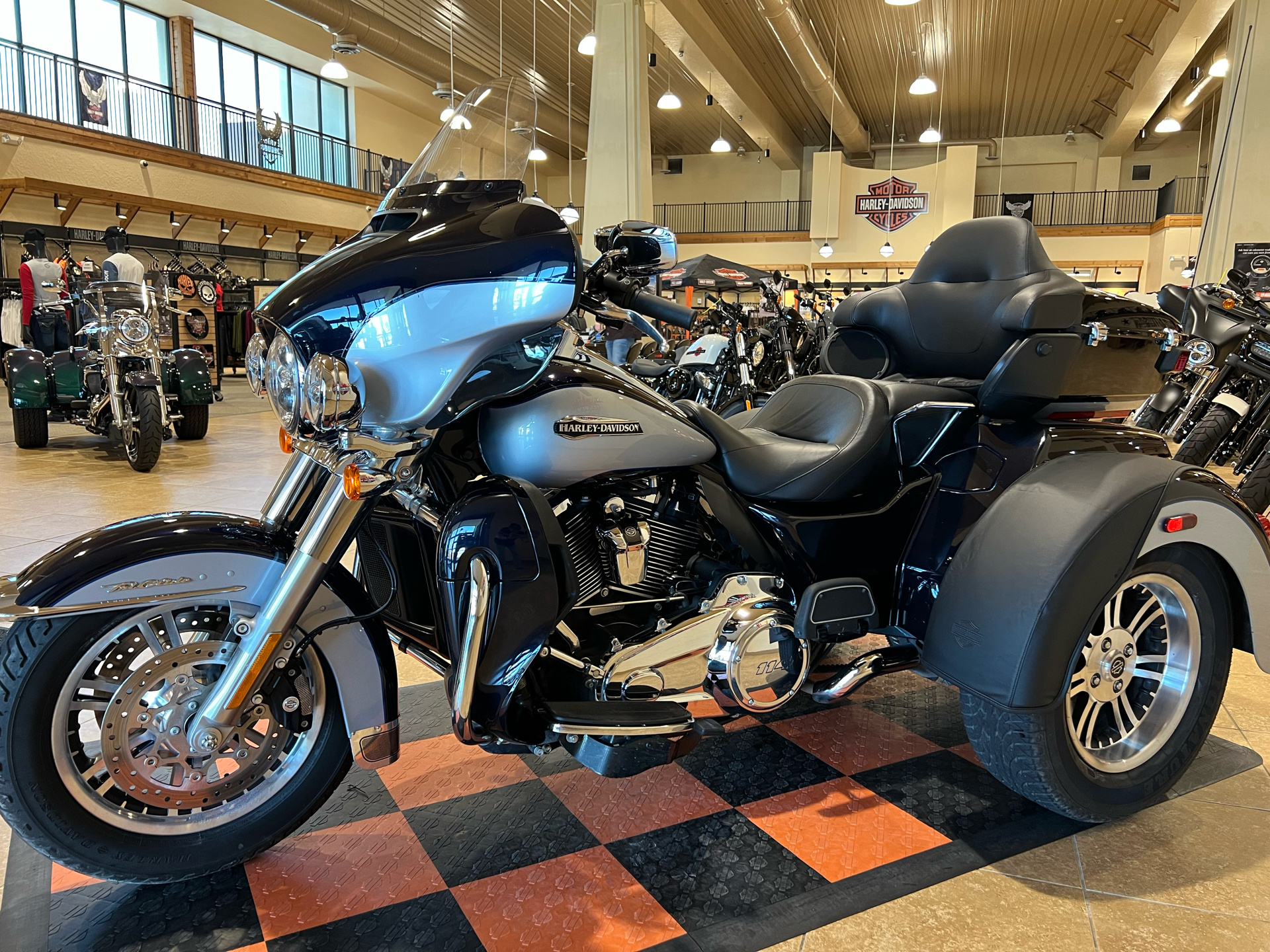 Harley-Davidson Tri Glide Ultra, Certified pre-owned 2020 model, Classic style, Midnight blue, 1920x1440 HD Desktop