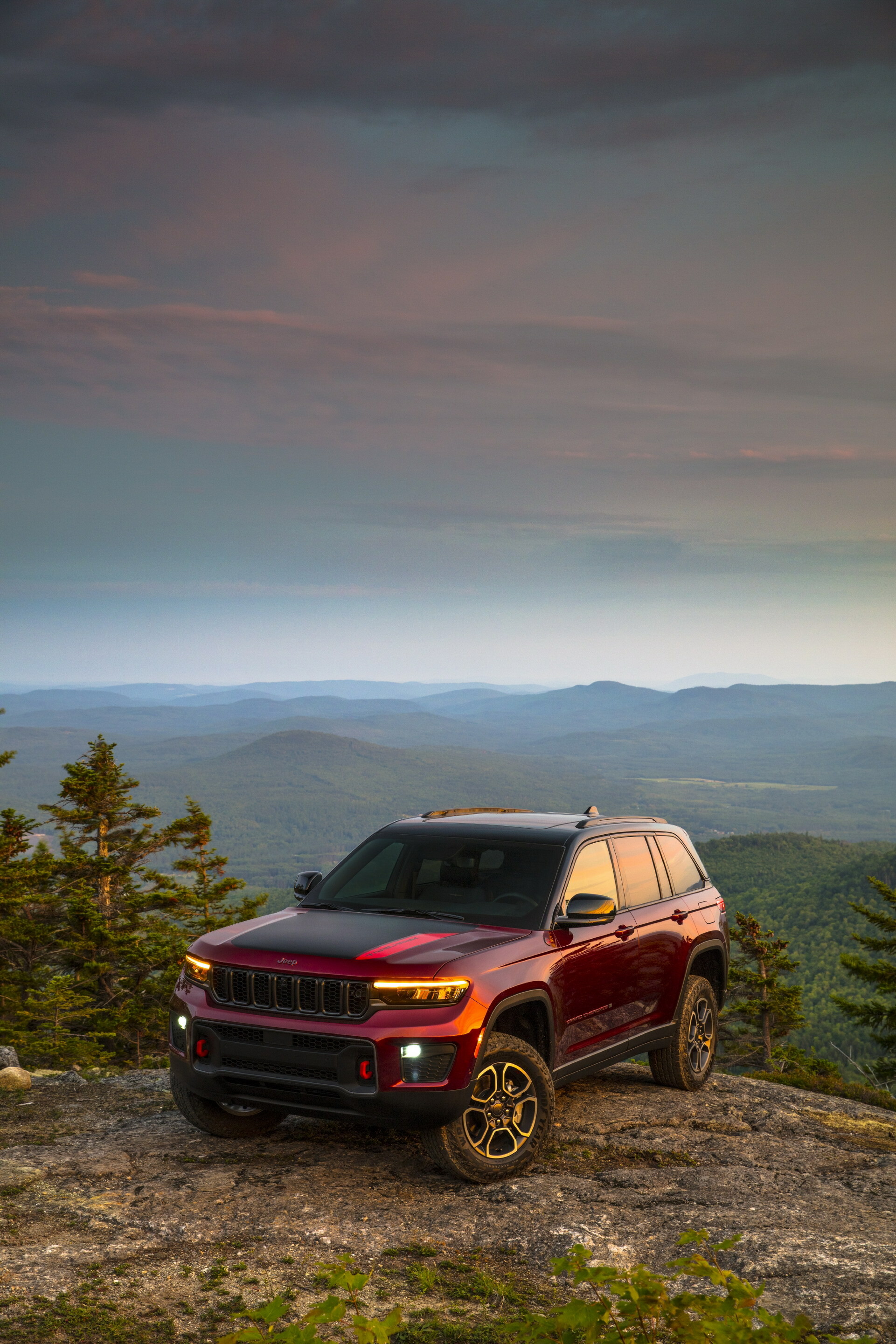 2022 Jeep Grand Cherokee, Trailhawk edition, Front wallpapers, 1930x2890 HD Phone