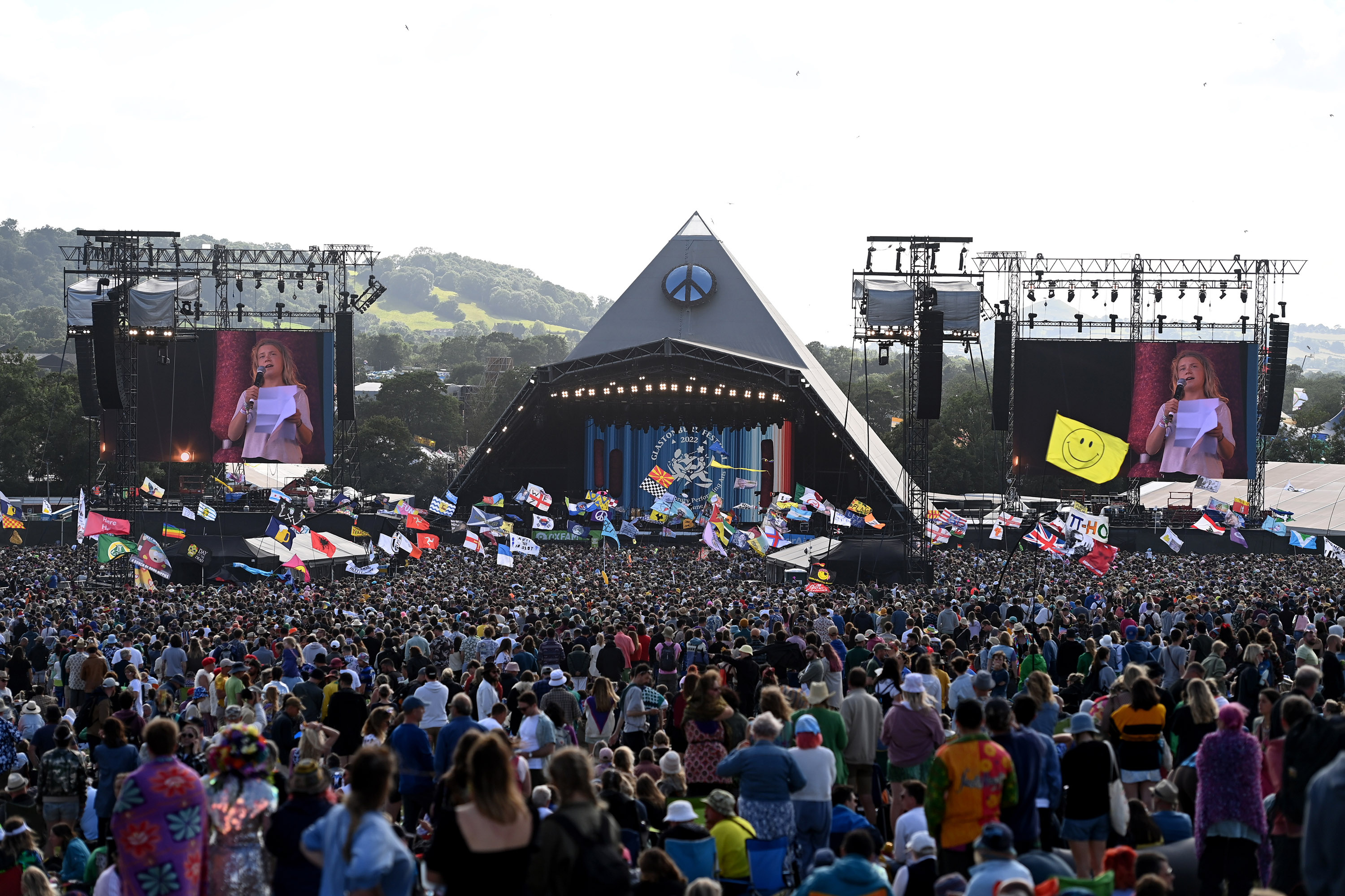 Glastonbury Festival, New York Daily News, Music celebration, Festival highlights, 3000x2000 HD Desktop