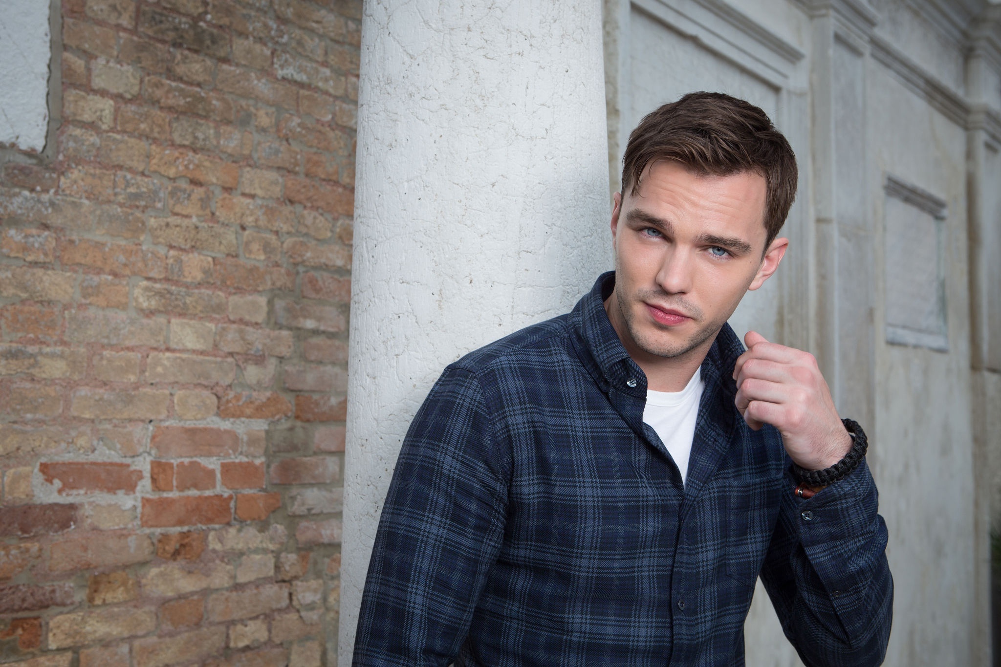 Nicholas Hoult, HD, Background, Image, 2050x1370 HD Desktop