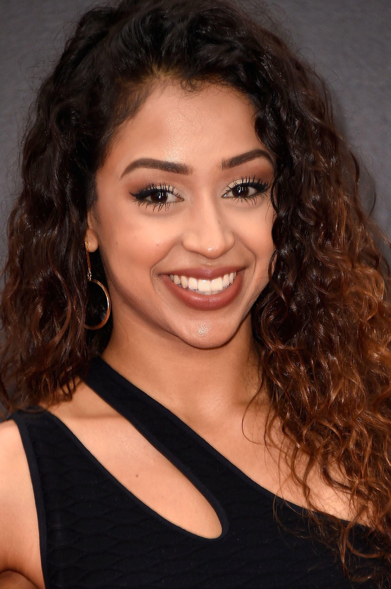 Koshy images download, Digital media empire, Free download, Liza Koshy, 1370x2050 HD Phone