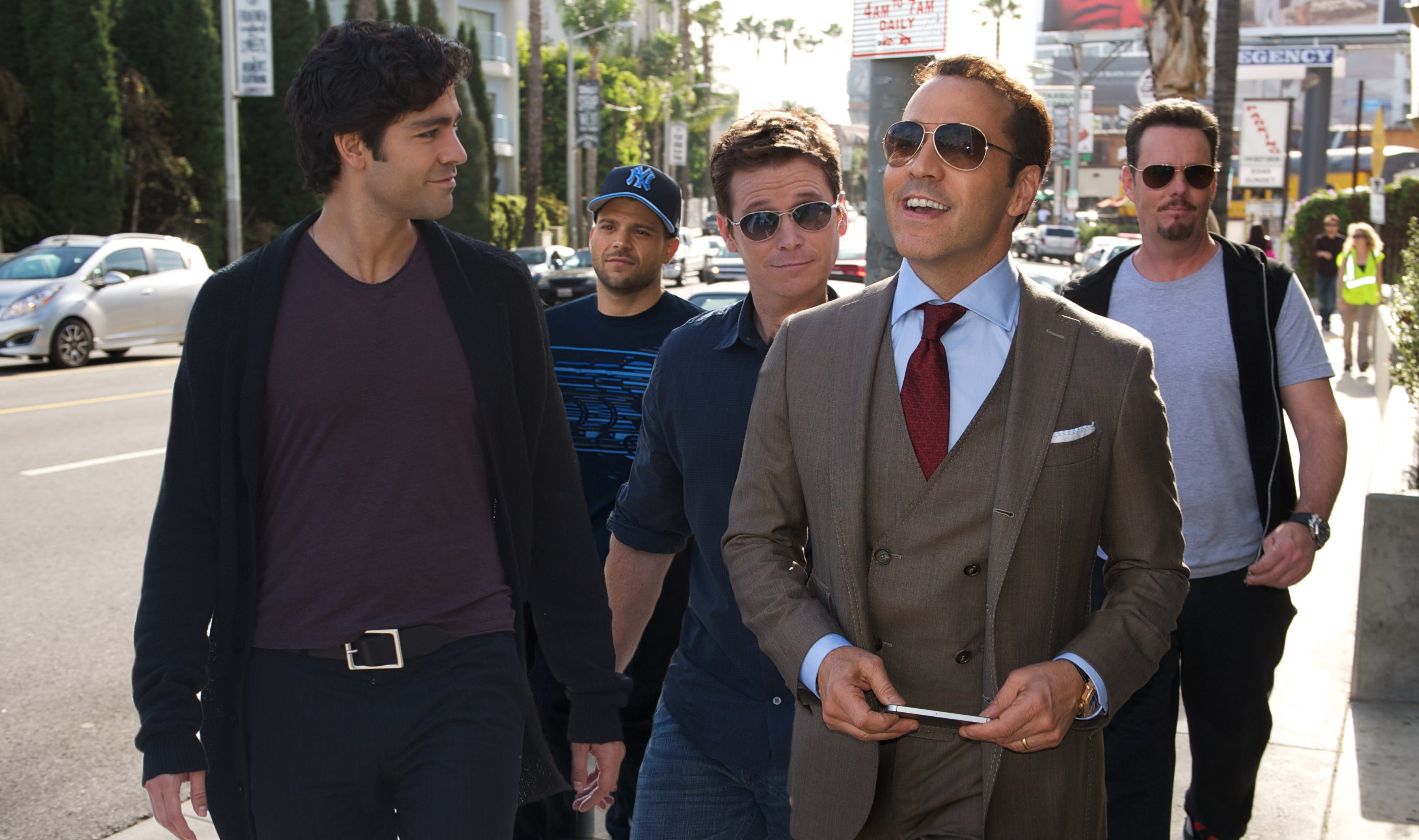 Jeremy Piven, Assault allegations, Entourage set, 3600x2140 HD Desktop