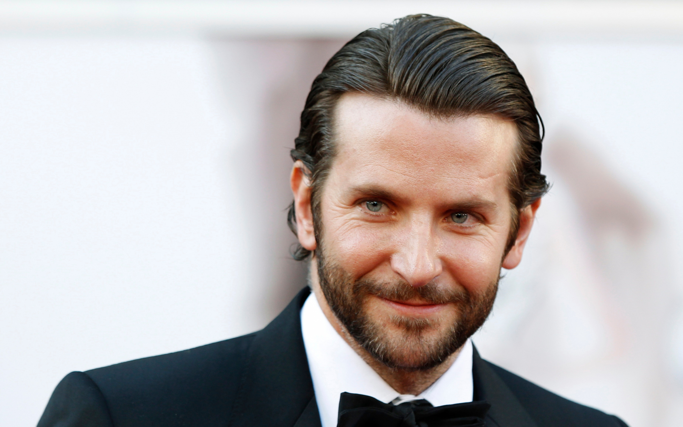 Bradley Cooper, Genuine smile, Male actor, High-definition background, 2880x1800 HD Desktop