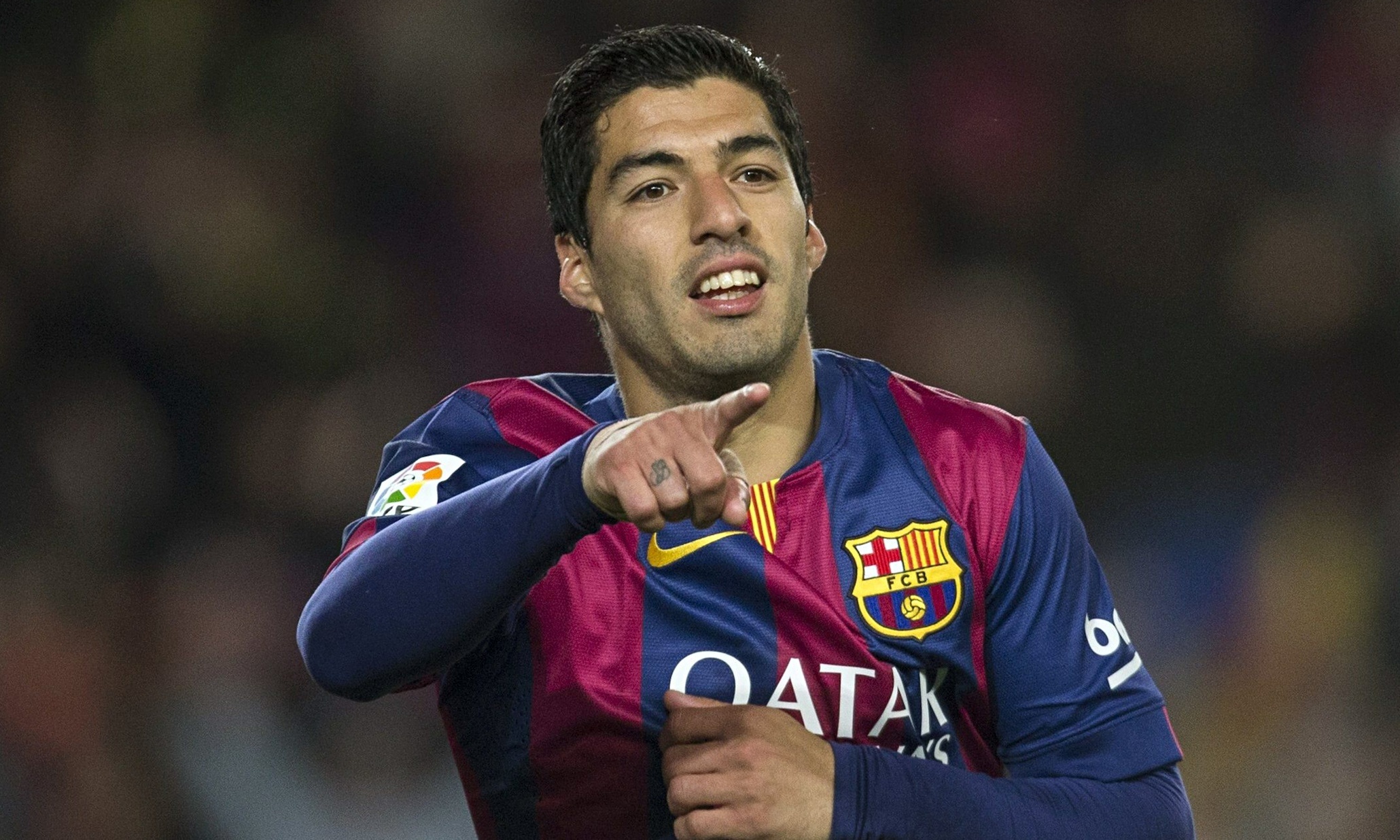 Luis Suarez, Sports superstar, Stunning 4k pictures, Football genius, 2060x1240 HD Desktop