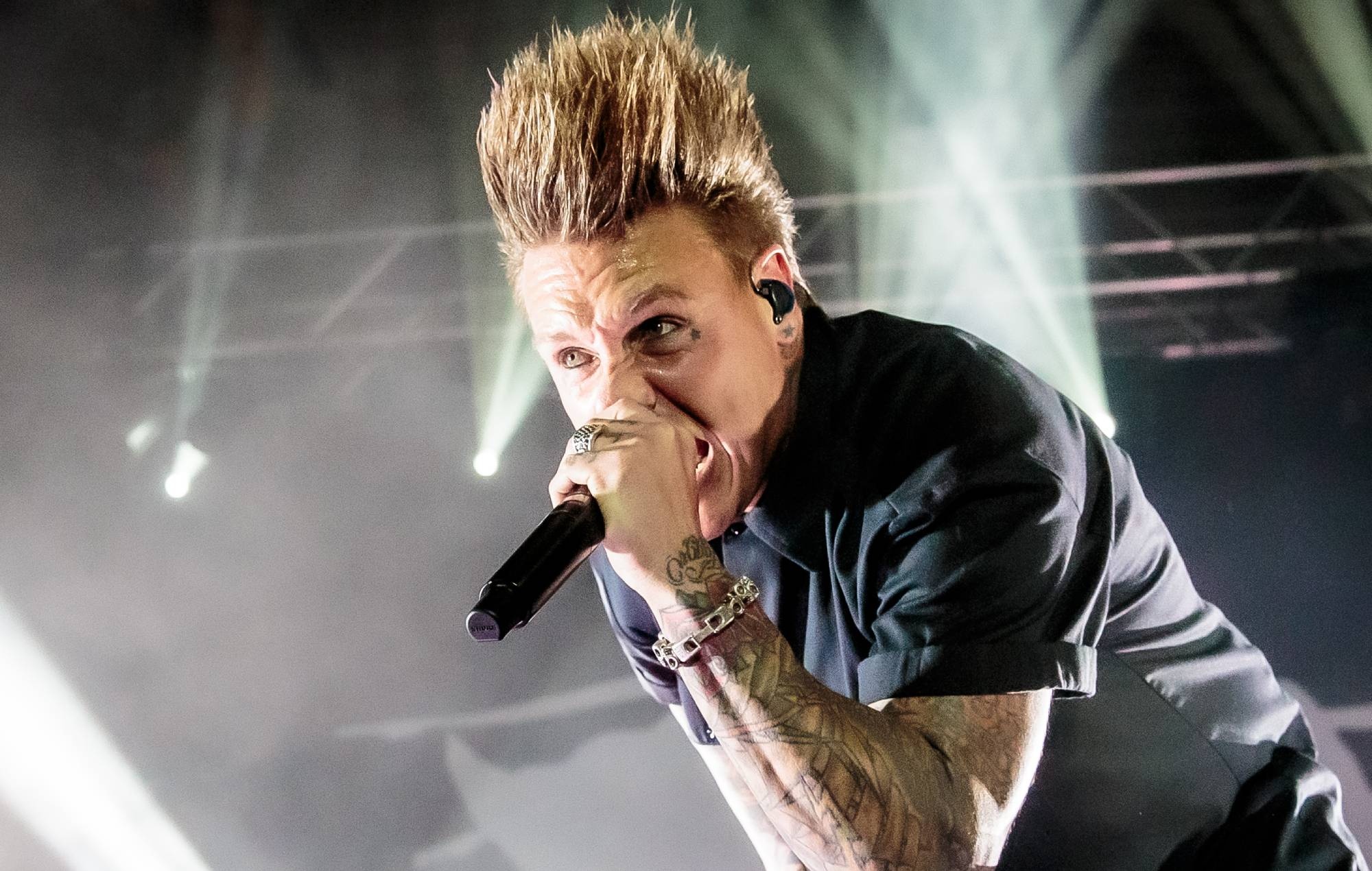 Papa Roach, Tour and album delay, Band, 2000x1270 HD Desktop