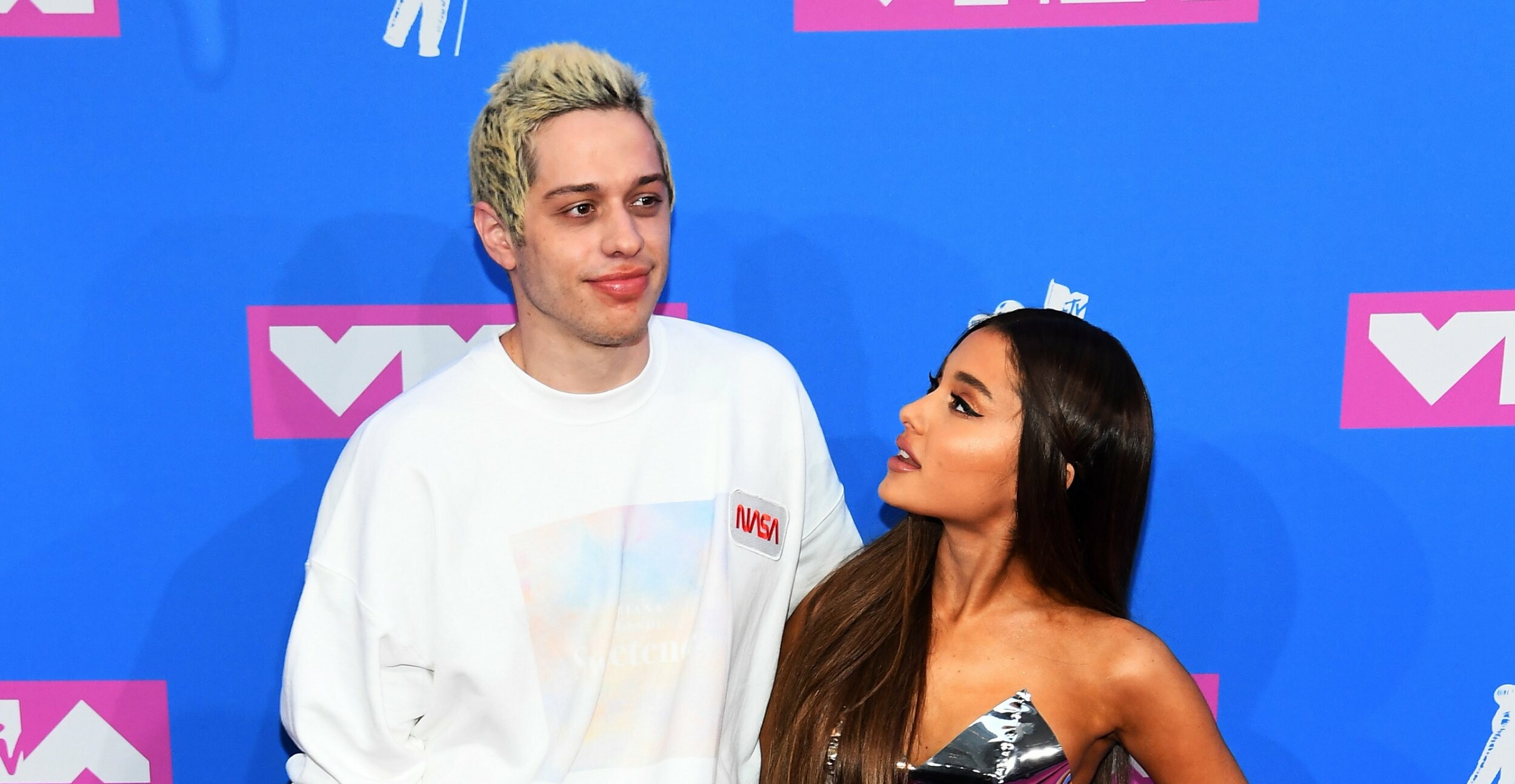 Pete Davidson, Crohn's disease, Ariana Grande's defense, Hollywood support, 2500x1300 HD Desktop