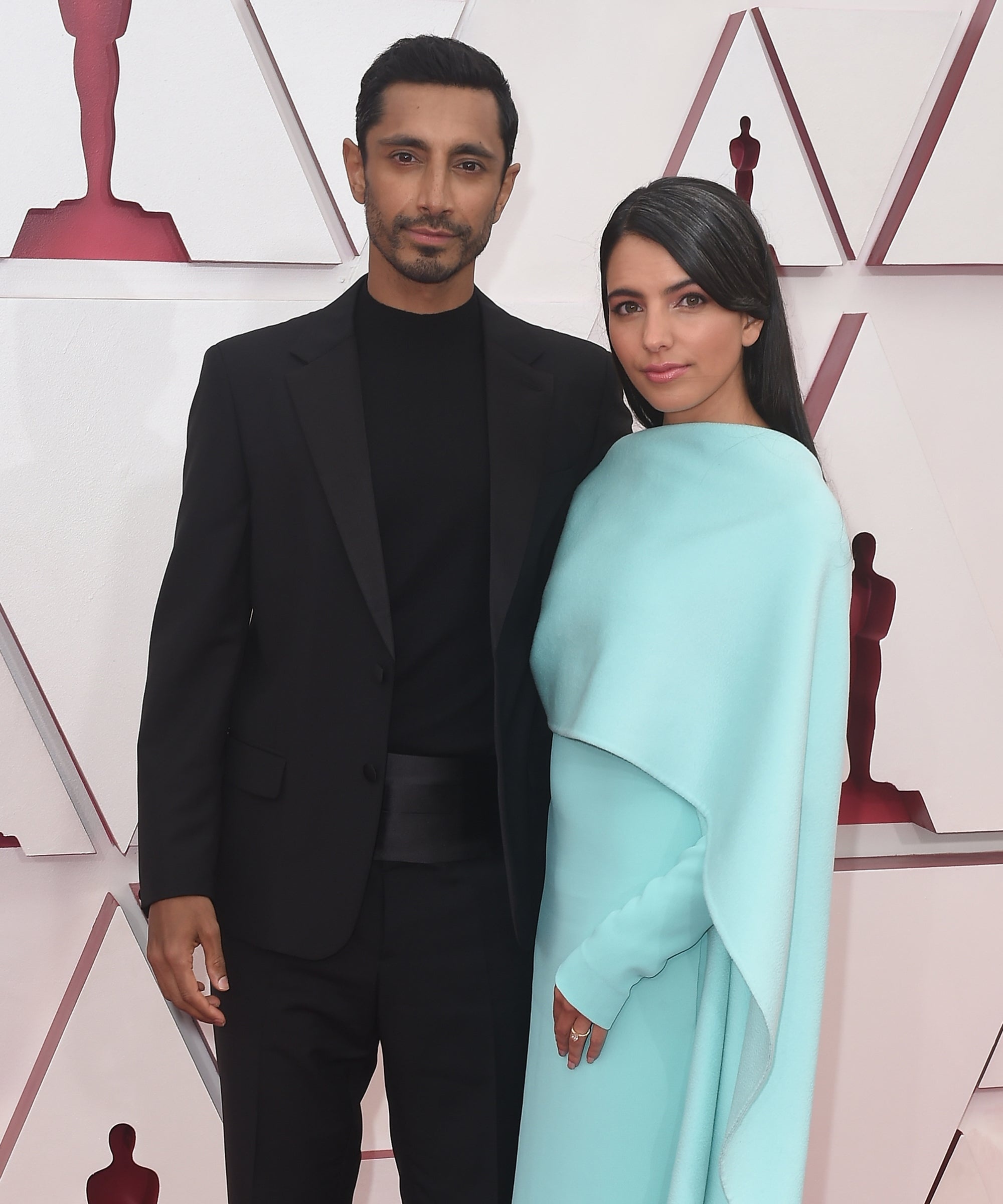 Riz Ahmed, Sweet Oscars moment, With wife, 2000x2400 HD Phone