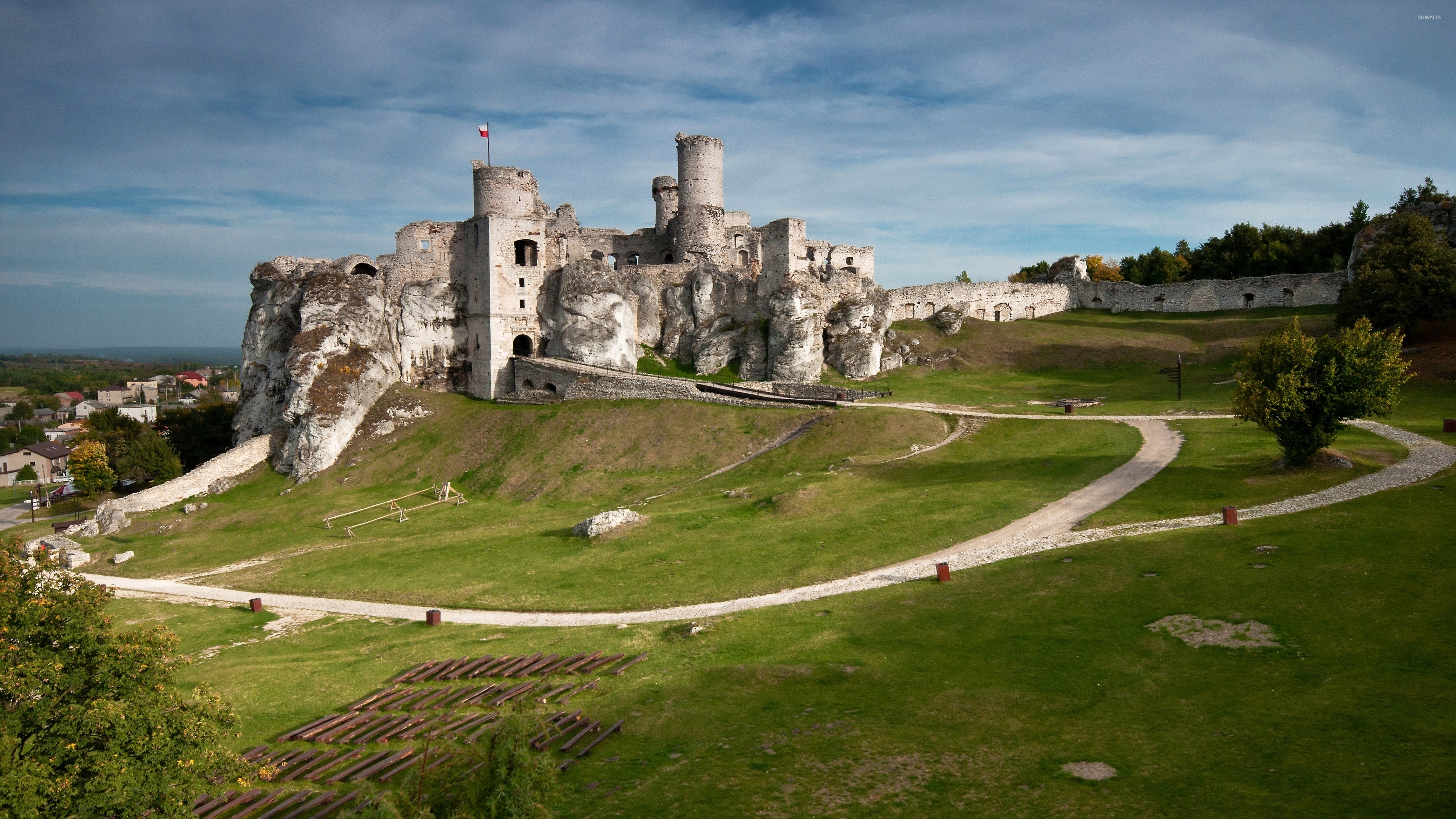 Ogrodzieniec Castle, Poland Wallpaper, 3840x2160 4K Desktop