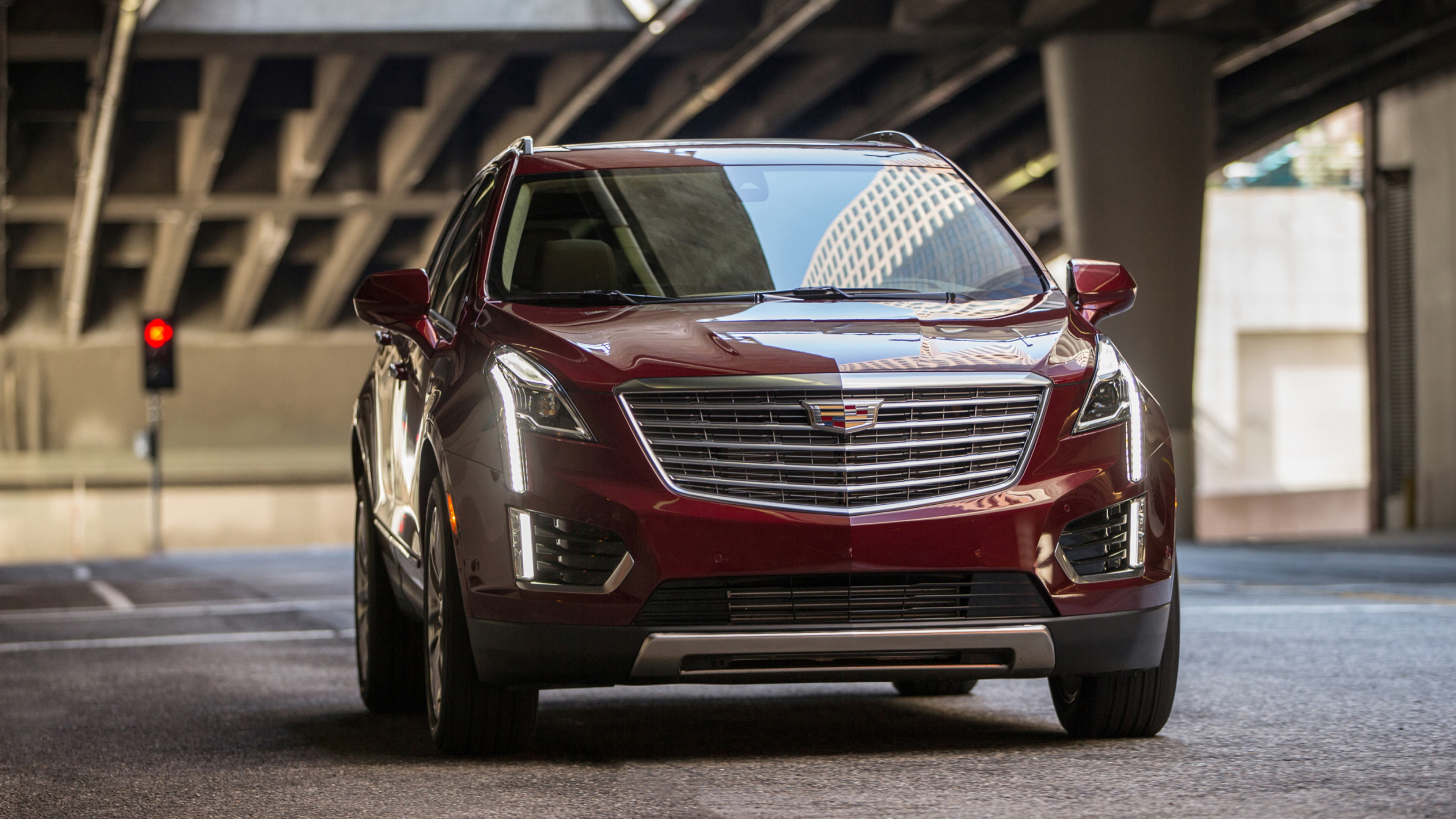 Cadillac XT5, Luxurious SUV, Sleek design, Cutting-edge technology, 3840x2160 4K Desktop