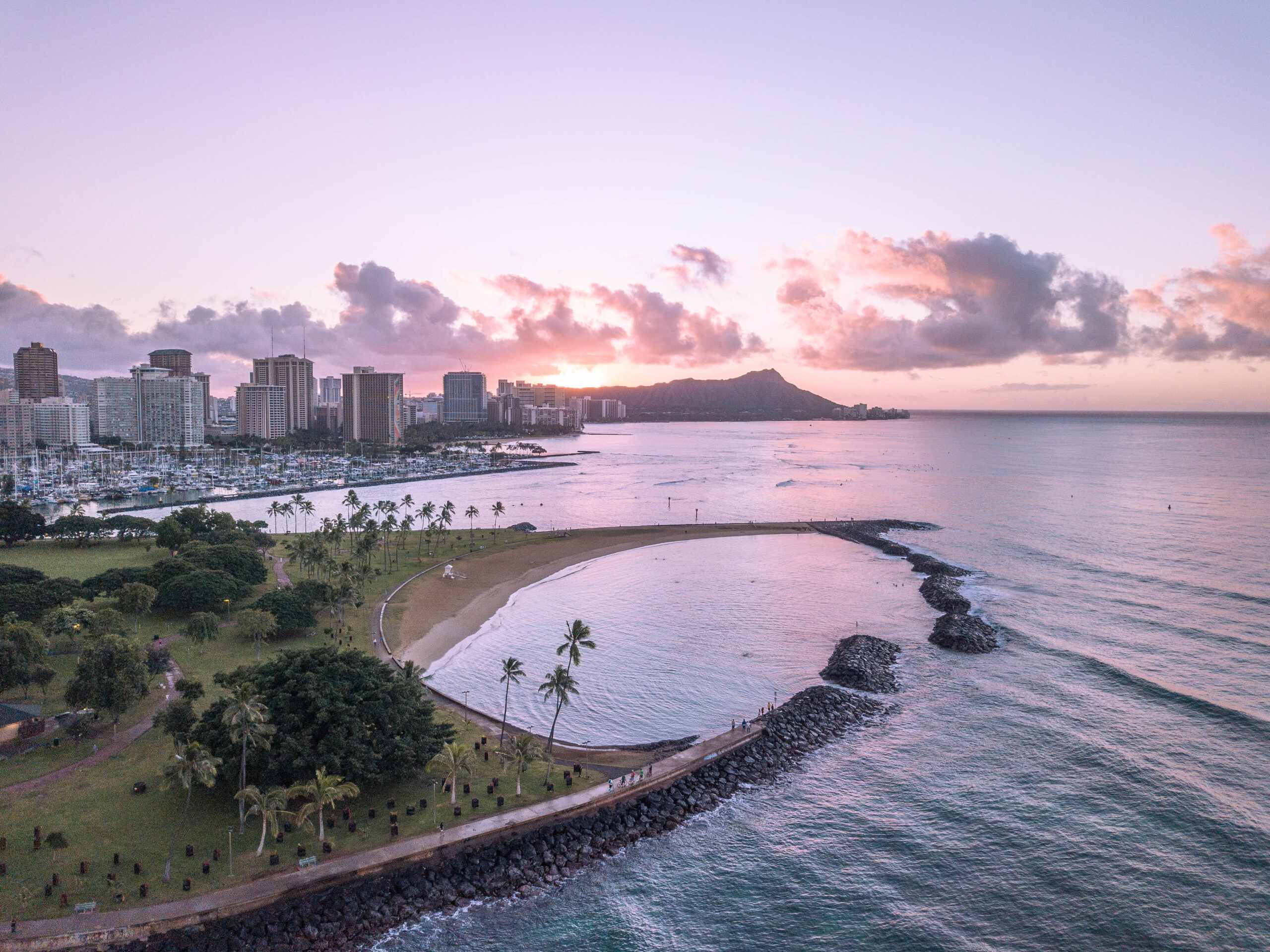 Aerial view of Ala Moana Beach Park, Coastal beauty, Urban oasis, Hawaiian vacation, 2560x1920 HD Desktop