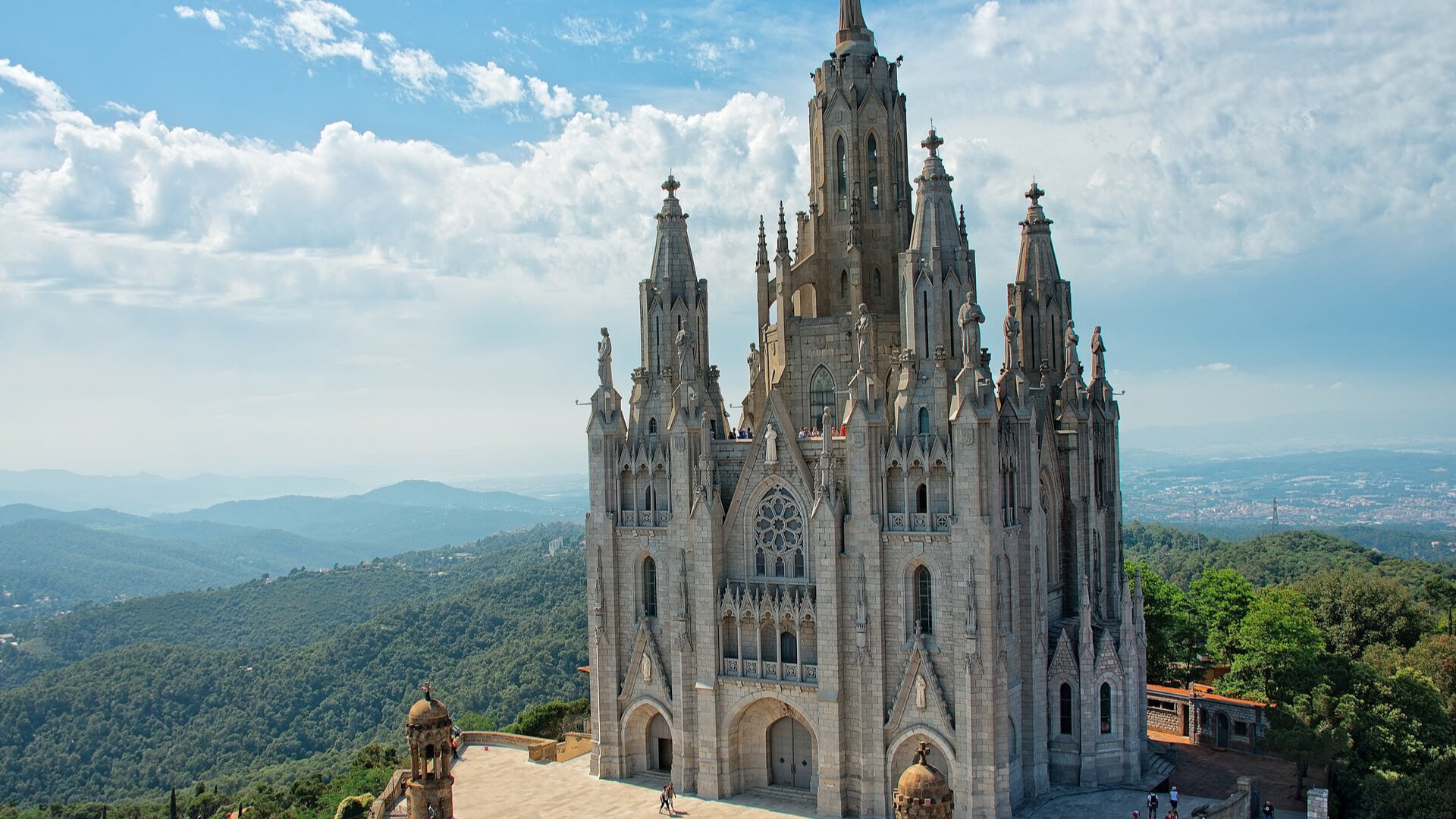 Spain's Barcelona church, 4K Ultra HD wallpaper, Architectural marvel, Spiritual significance, 1920x1080 Full HD Desktop