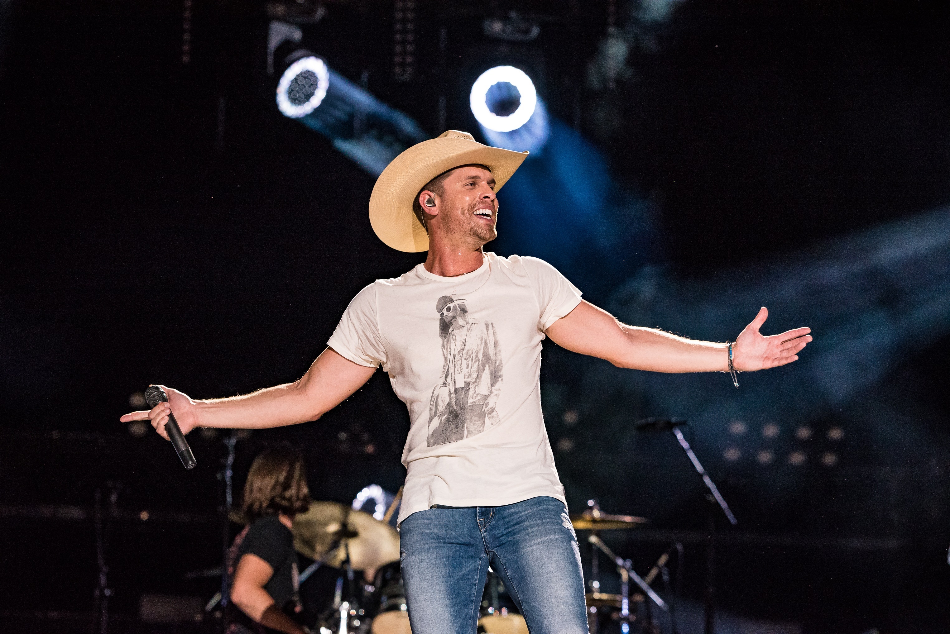 Dustin Lynch, Hit songs, Musical career, Chart-topping success, 3050x2040 HD Desktop