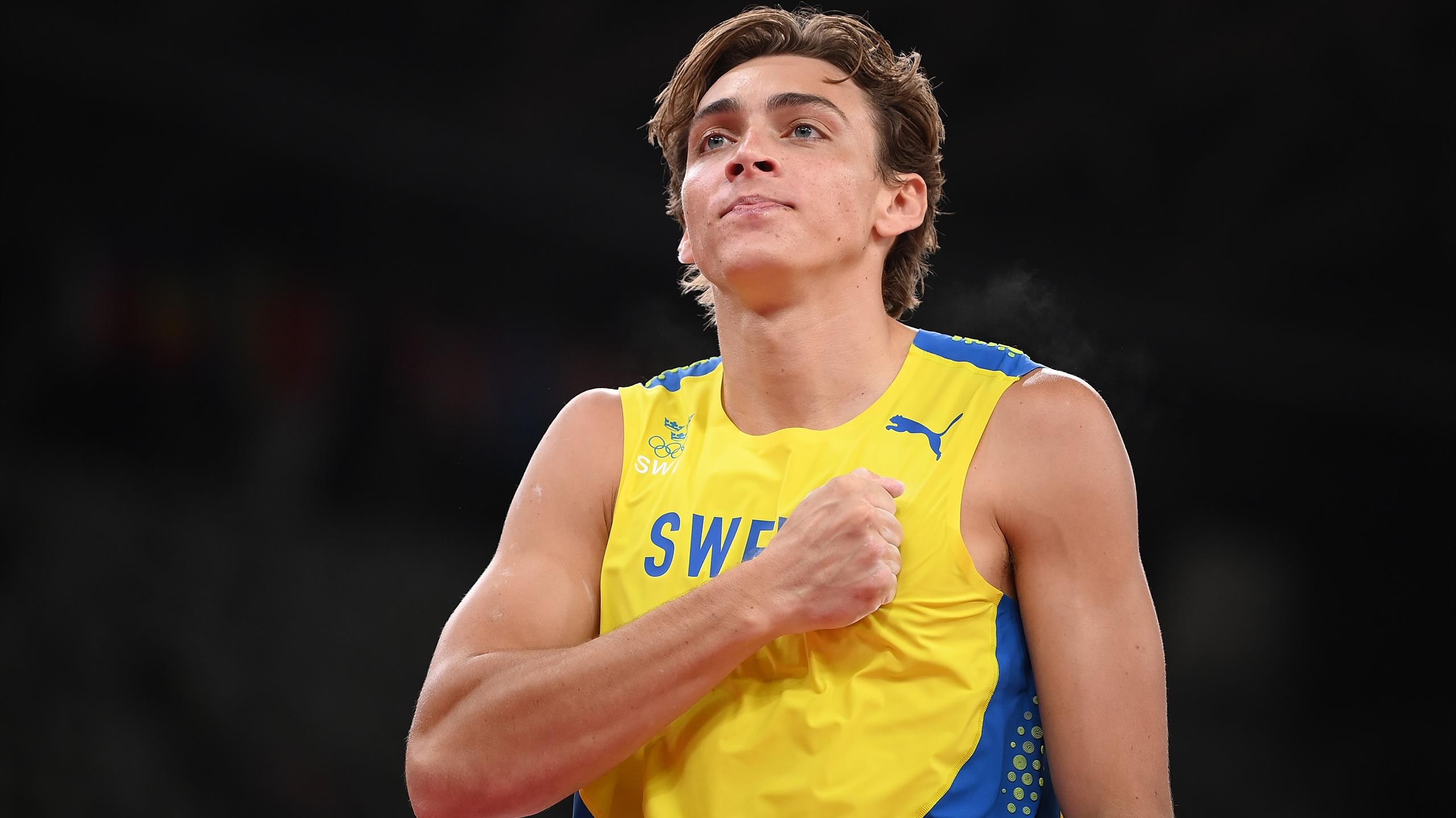 Armand Duplantis, Pole vaulting focus, Tokyo 2020, 2560x1440 HD Desktop