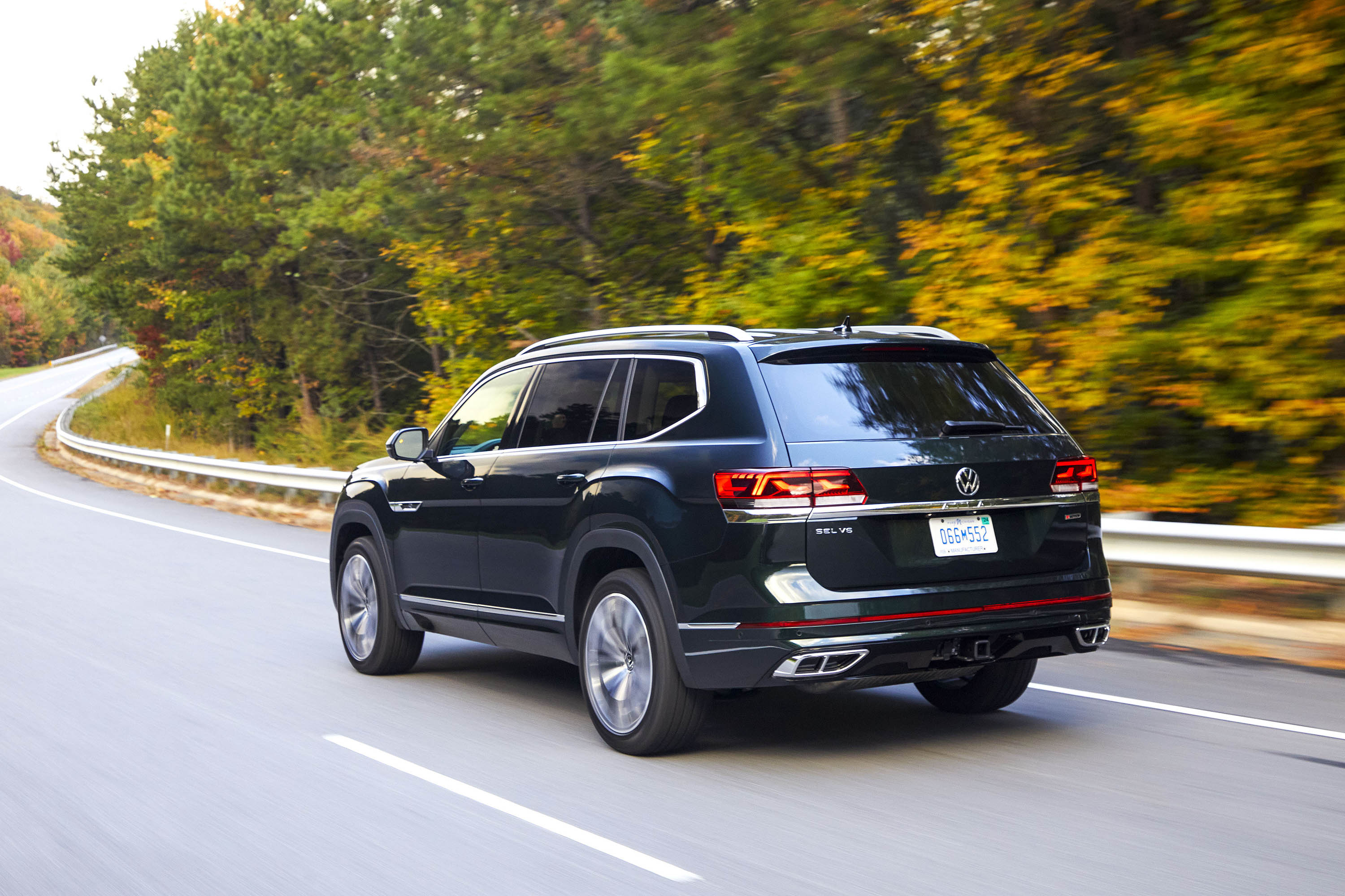 Volkswagen Atlas, Next-level innovation, Advanced features, Futuristic SUV, 3000x2000 HD Desktop