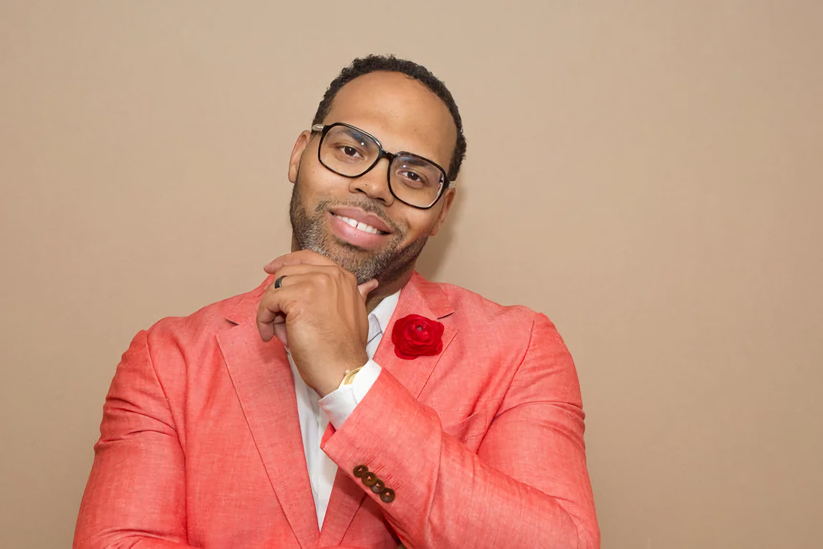 Eric Roberson, Smooth soundscape, Rhythmic storytelling, Captivating stage presence, 2760x1840 HD Desktop