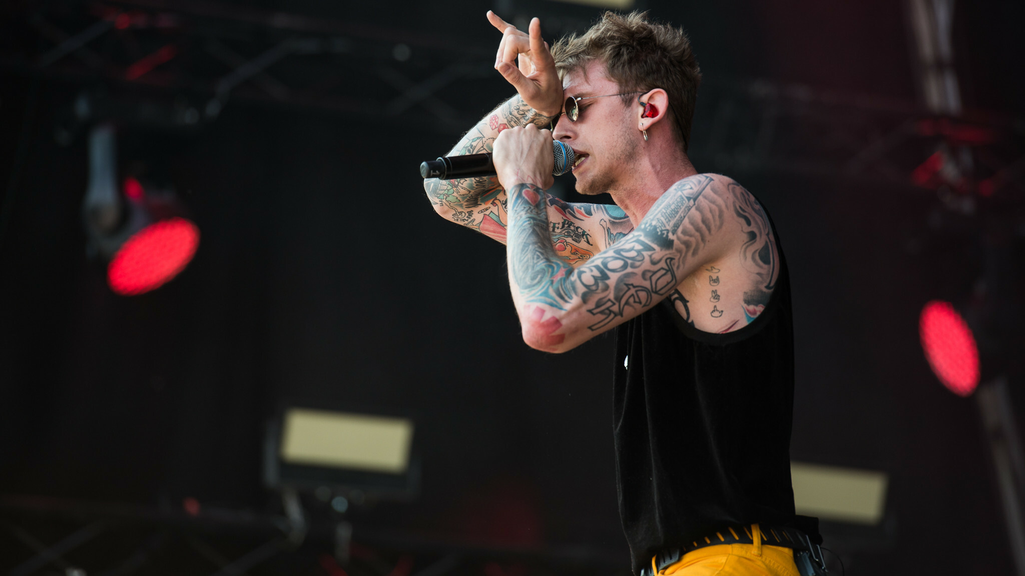 Rock im Park 2017, Machine Gun Kelly Wallpaper, 2050x1160 HD Desktop