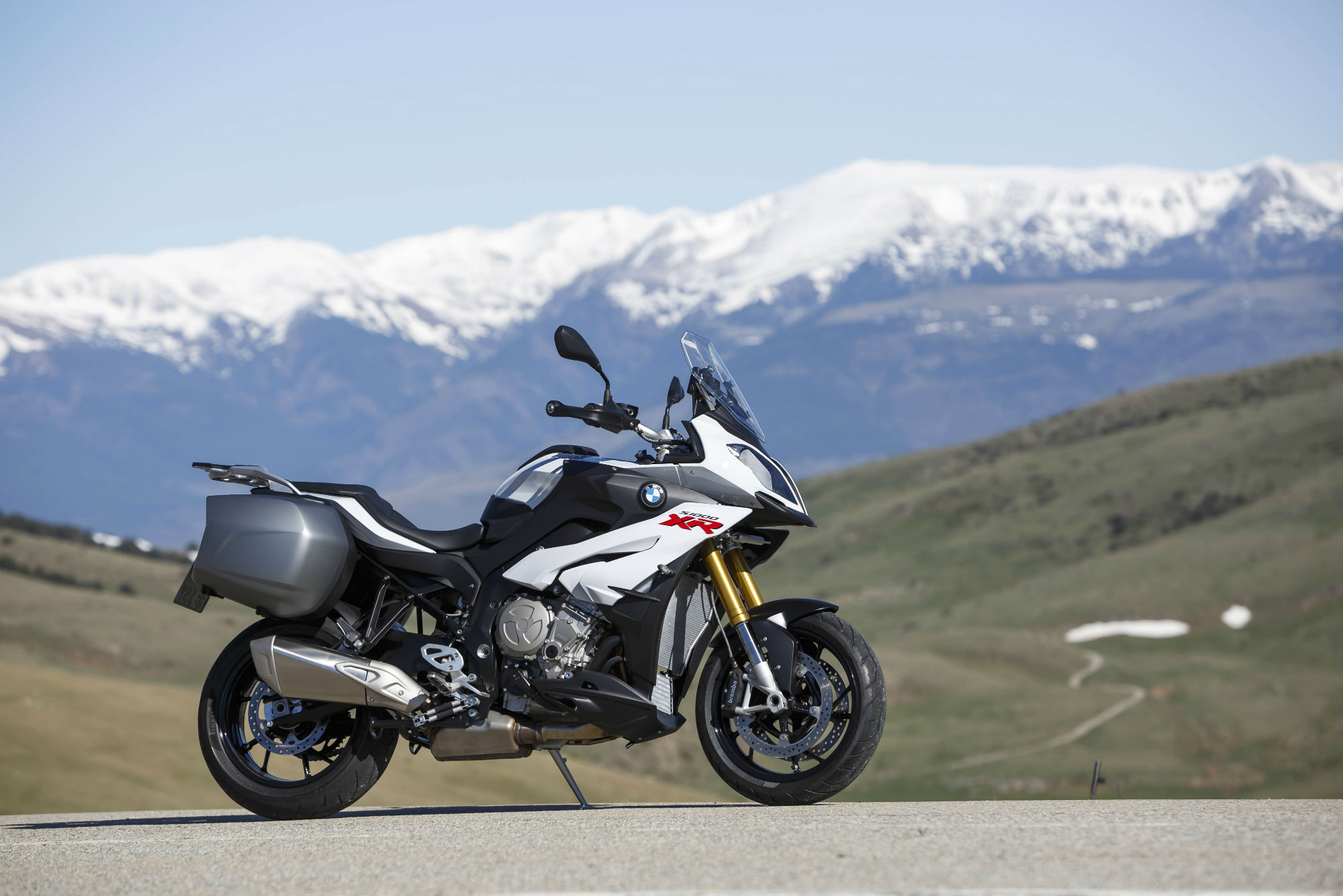 BMW S 1000 XR, First ride review, Visordown experience, Dynamic sport tourer, 2000x1340 HD Desktop