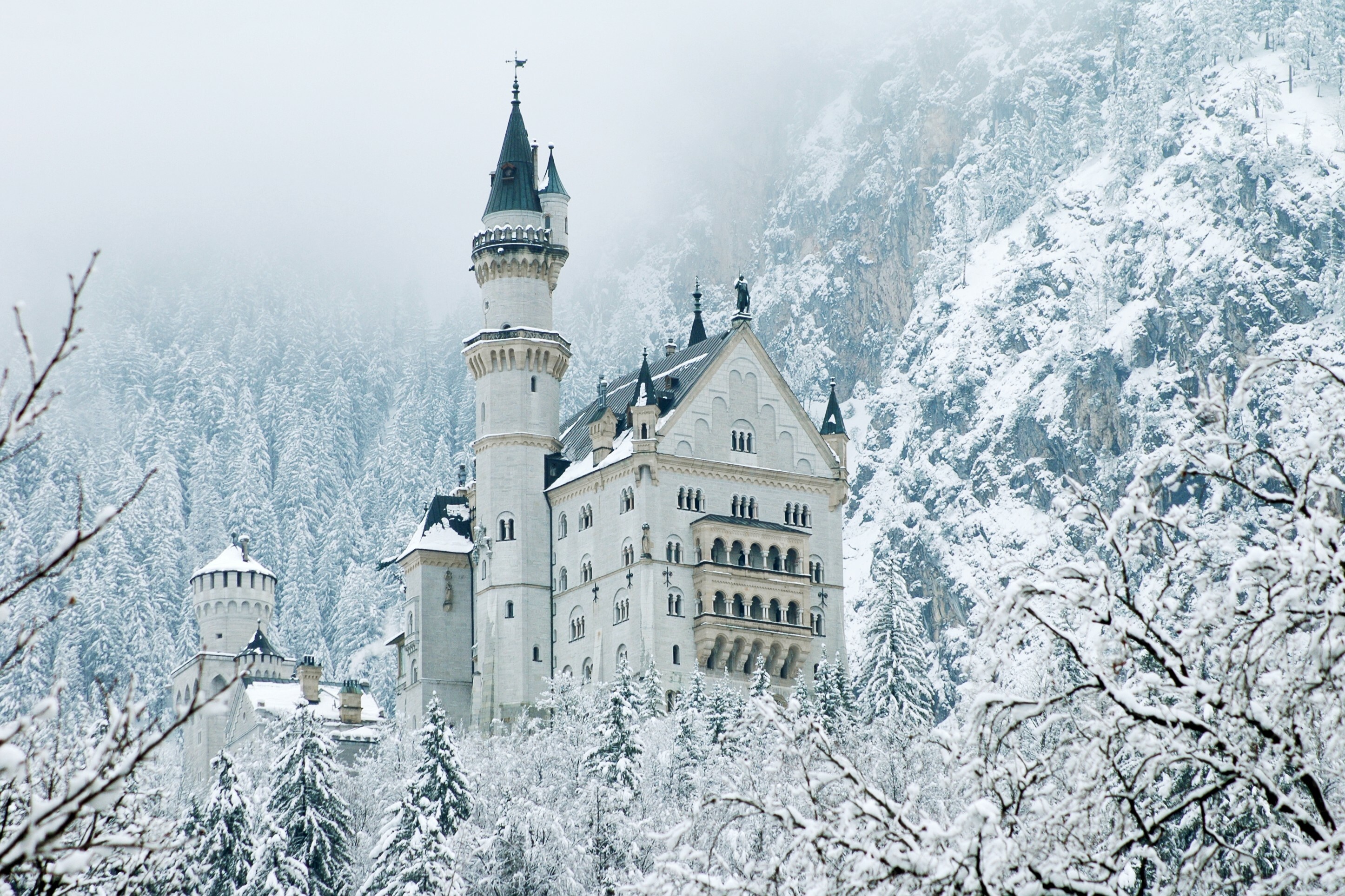 Neuschwanstein Castle HD wallpapers, Astonishing views, German architecture, Historical charm, 2900x1930 HD Desktop