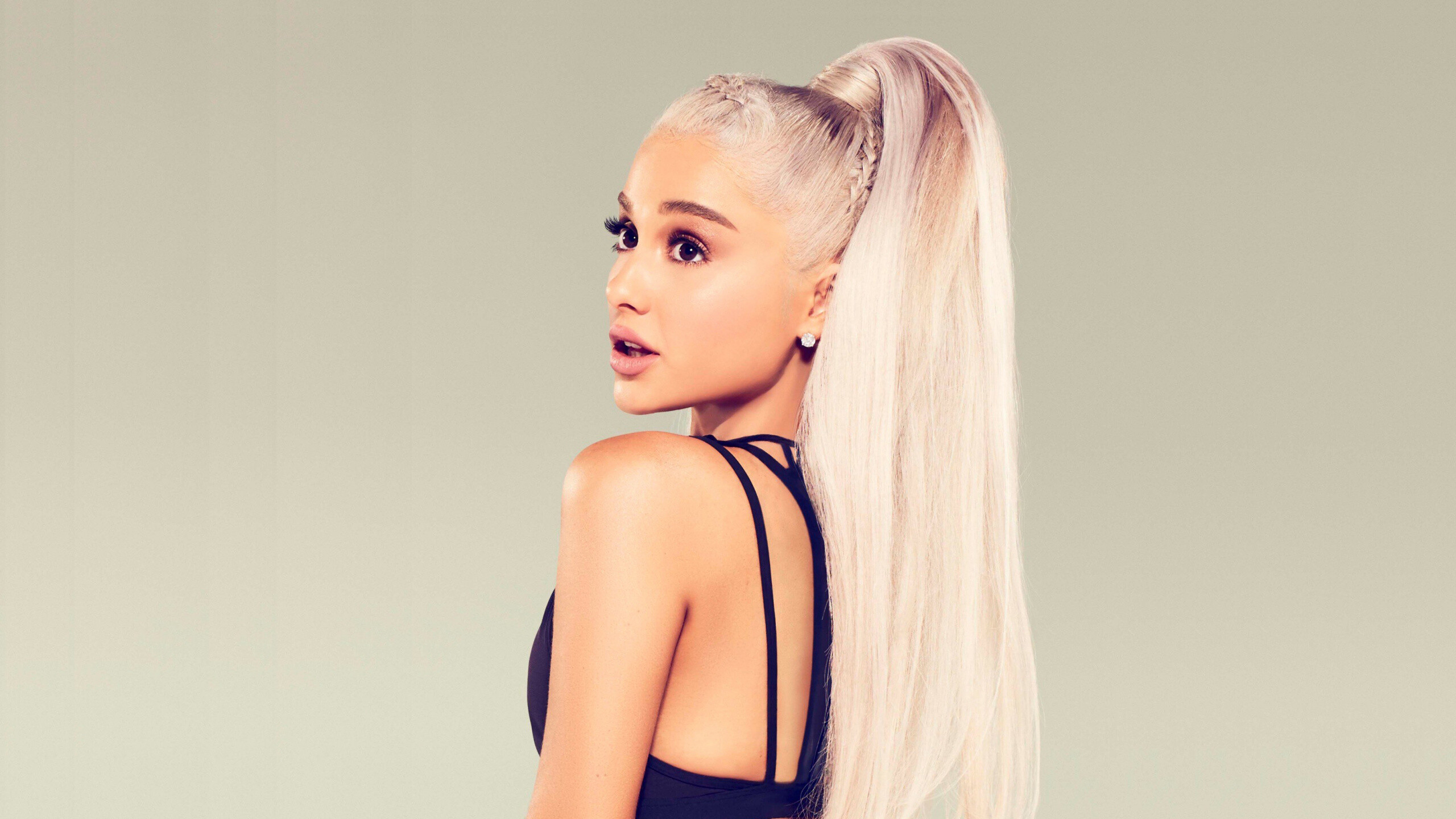 Ariana Grande, Celebrity singer, Dual widescreen wallpaper, Widescreen background, 2560x1440 HD Desktop