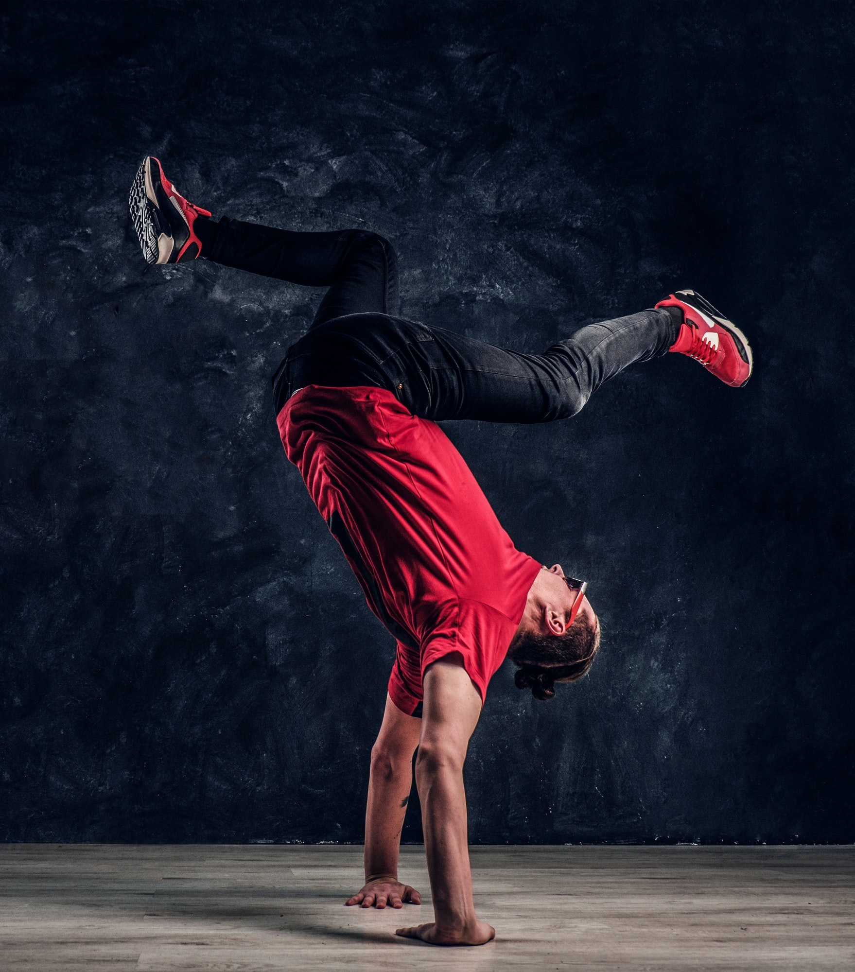 Breakdance, Hip-hop Wallpaper, 1760x2000 HD Phone