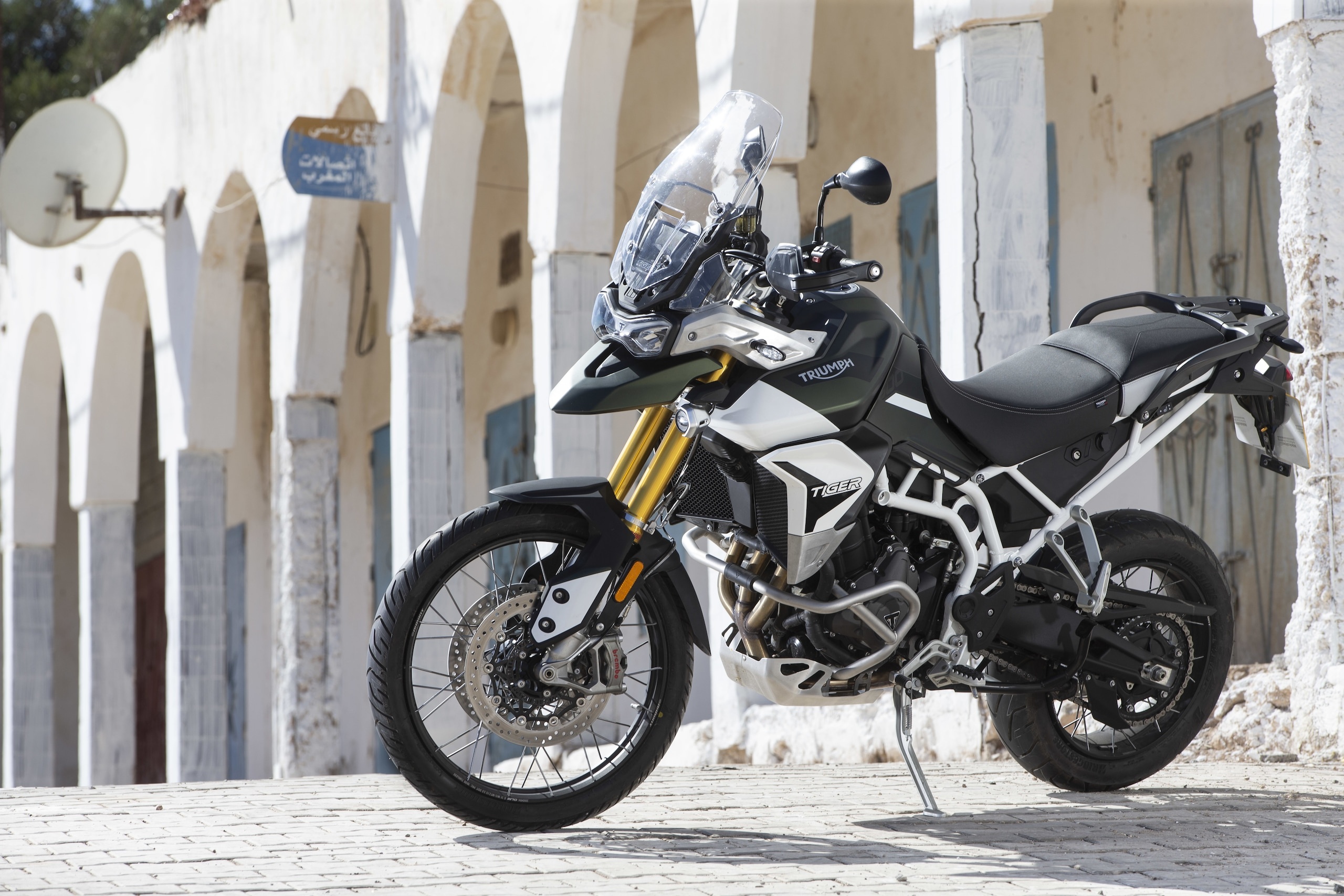 Triumph Tiger 900, GT Pro model photos, Stunning visuals and details, 2560x1710 HD Desktop