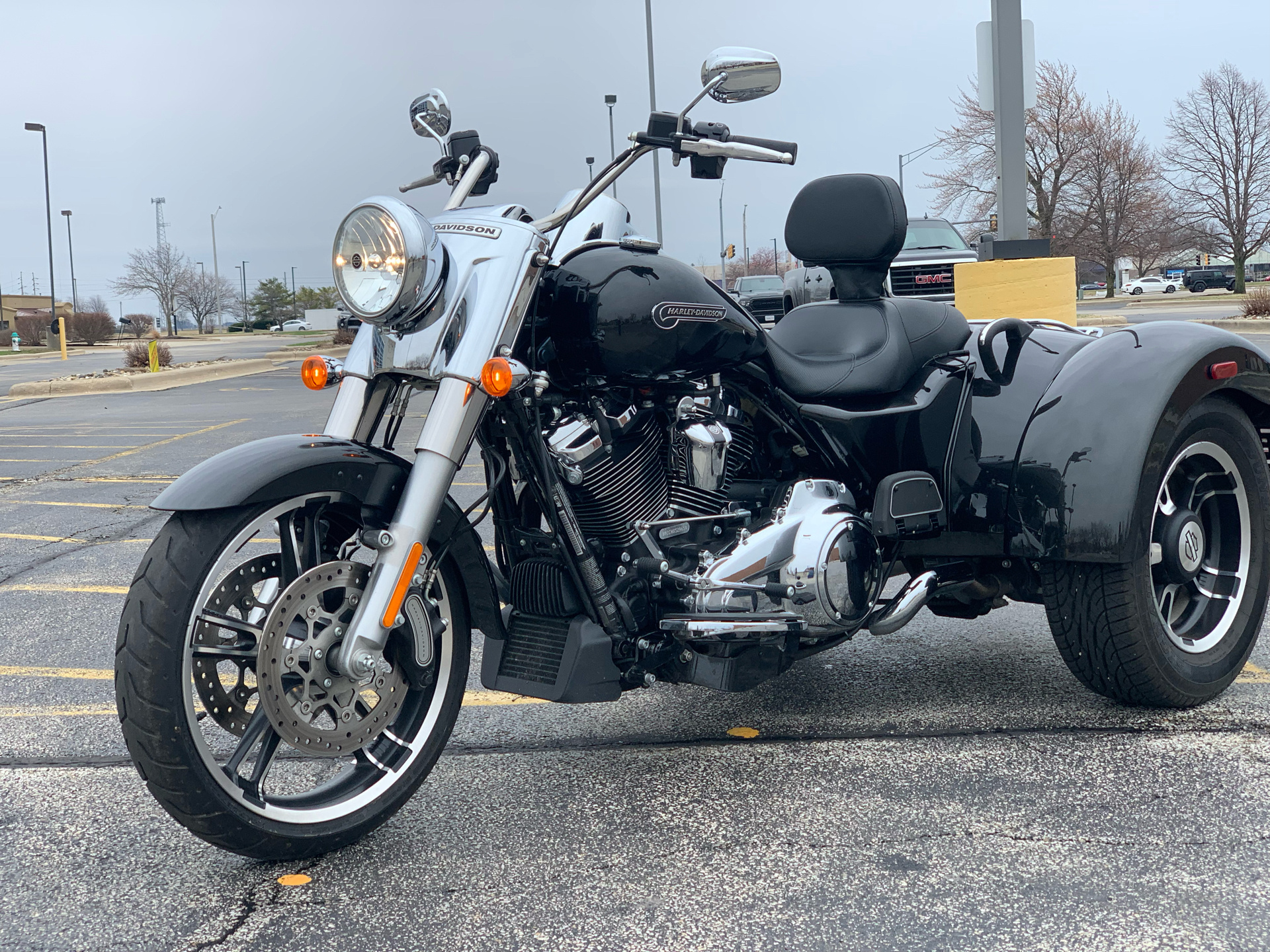 Harley-Davidson Freewheeler, Pre-owned black quartz, Specs photos, Forsyth dealership, 1920x1440 HD Desktop