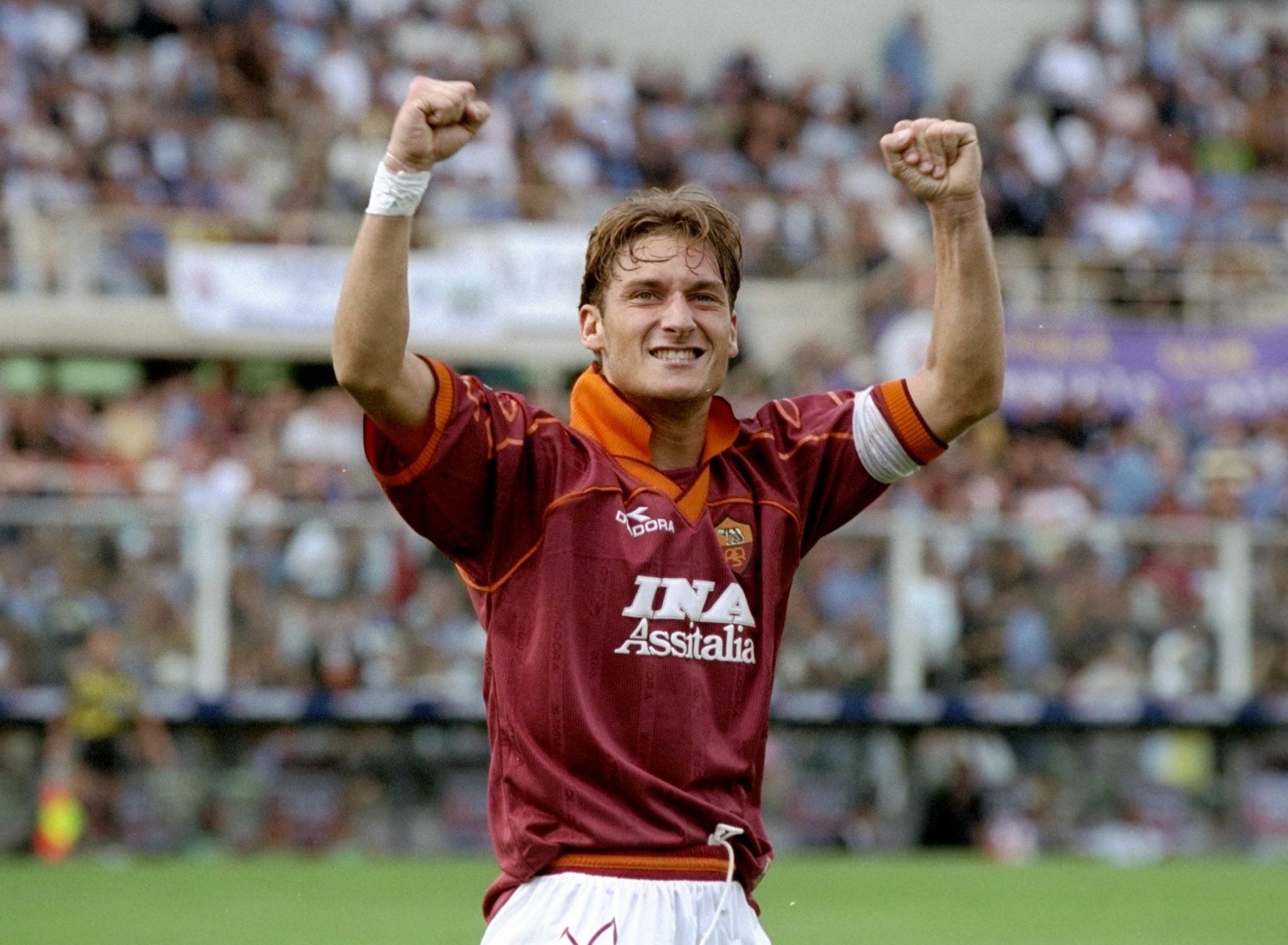 Vintage jersey, Francesco Totti Wallpaper, 2050x1510 HD Desktop