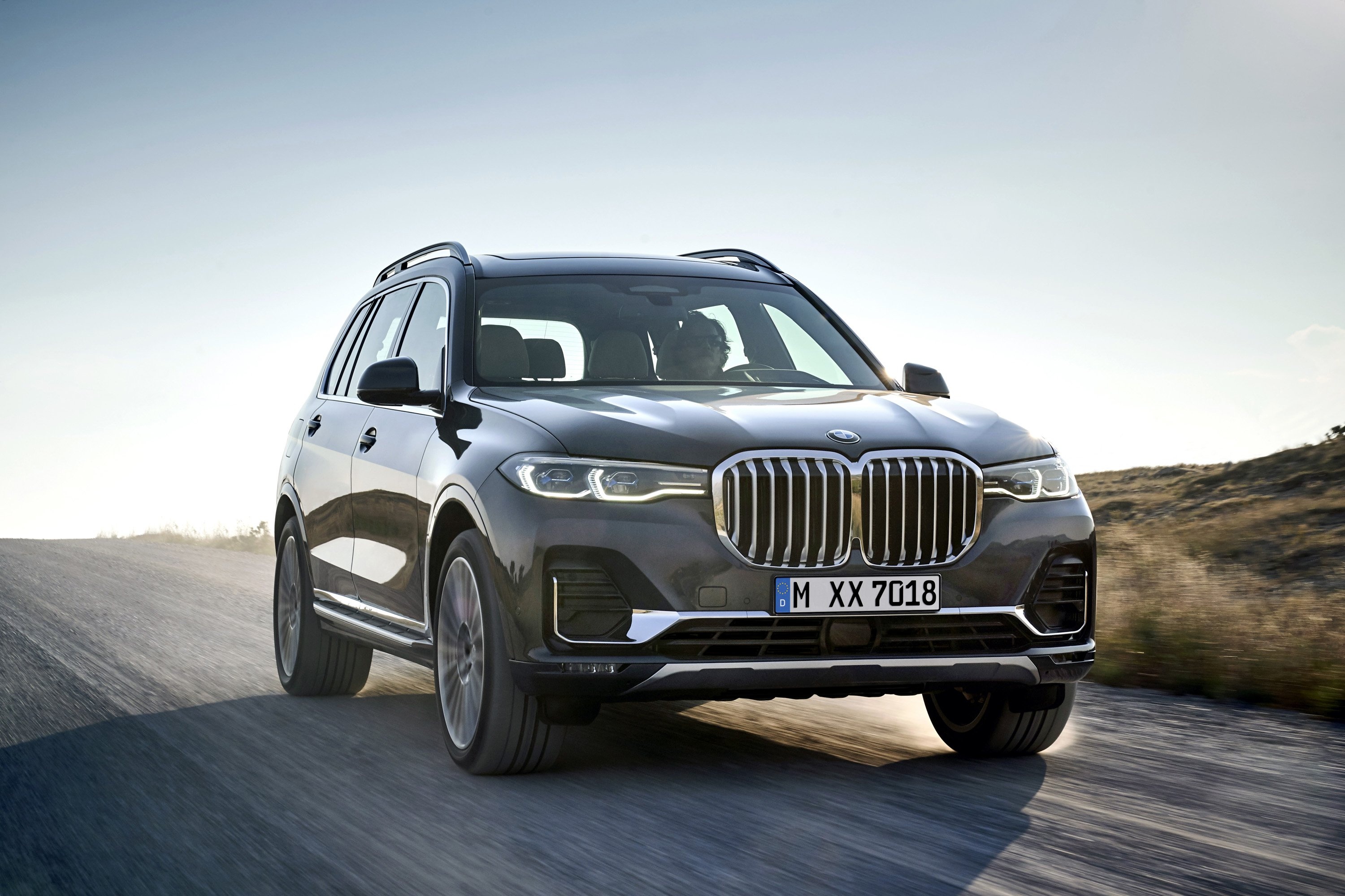 BMW X7, Luxury SUV, Dynamic elegance, Cutting-edge technology, 3000x2000 HD Desktop