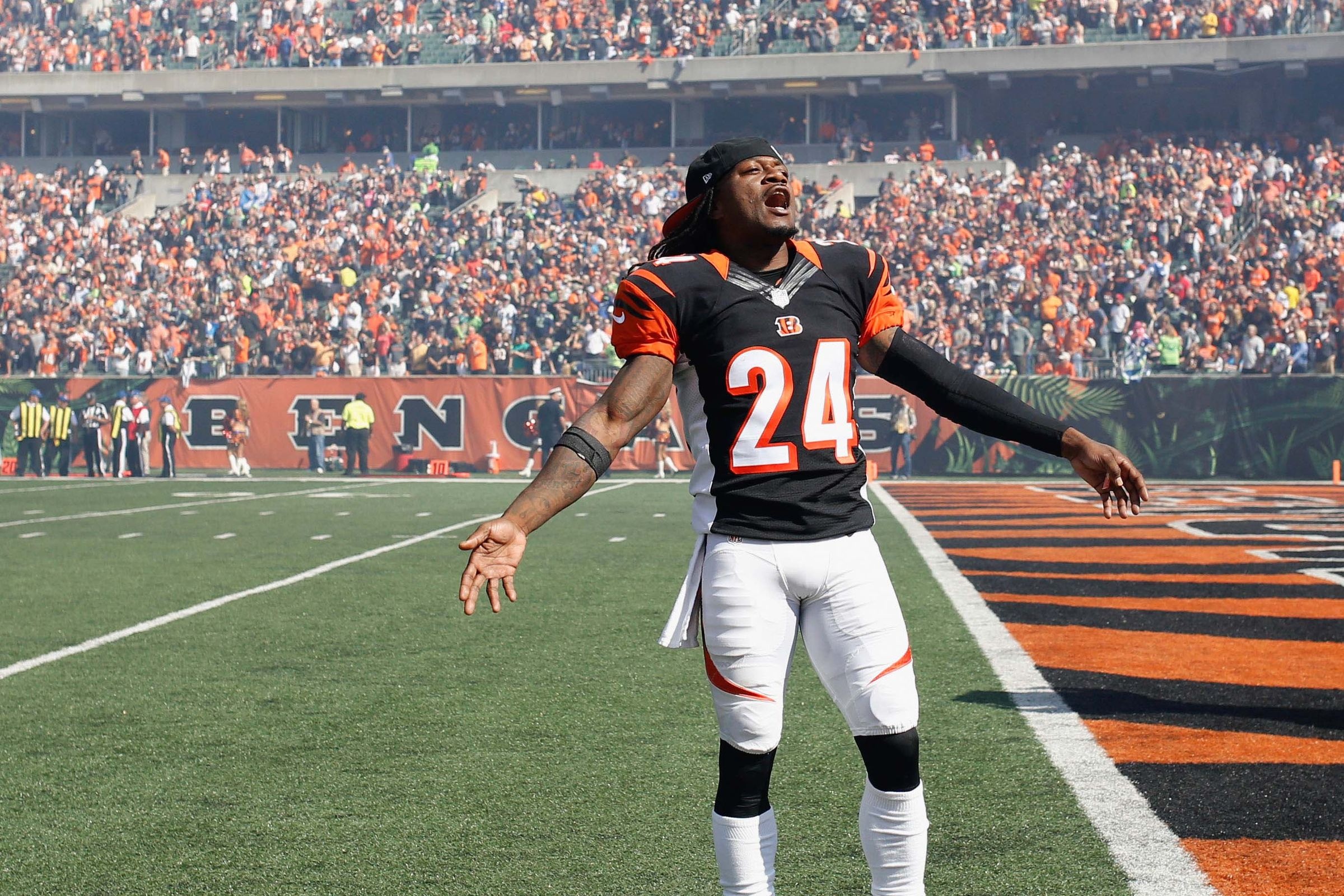 Adam Jones, Cincinnati Bengals Wallpaper, 2400x1600 HD Desktop