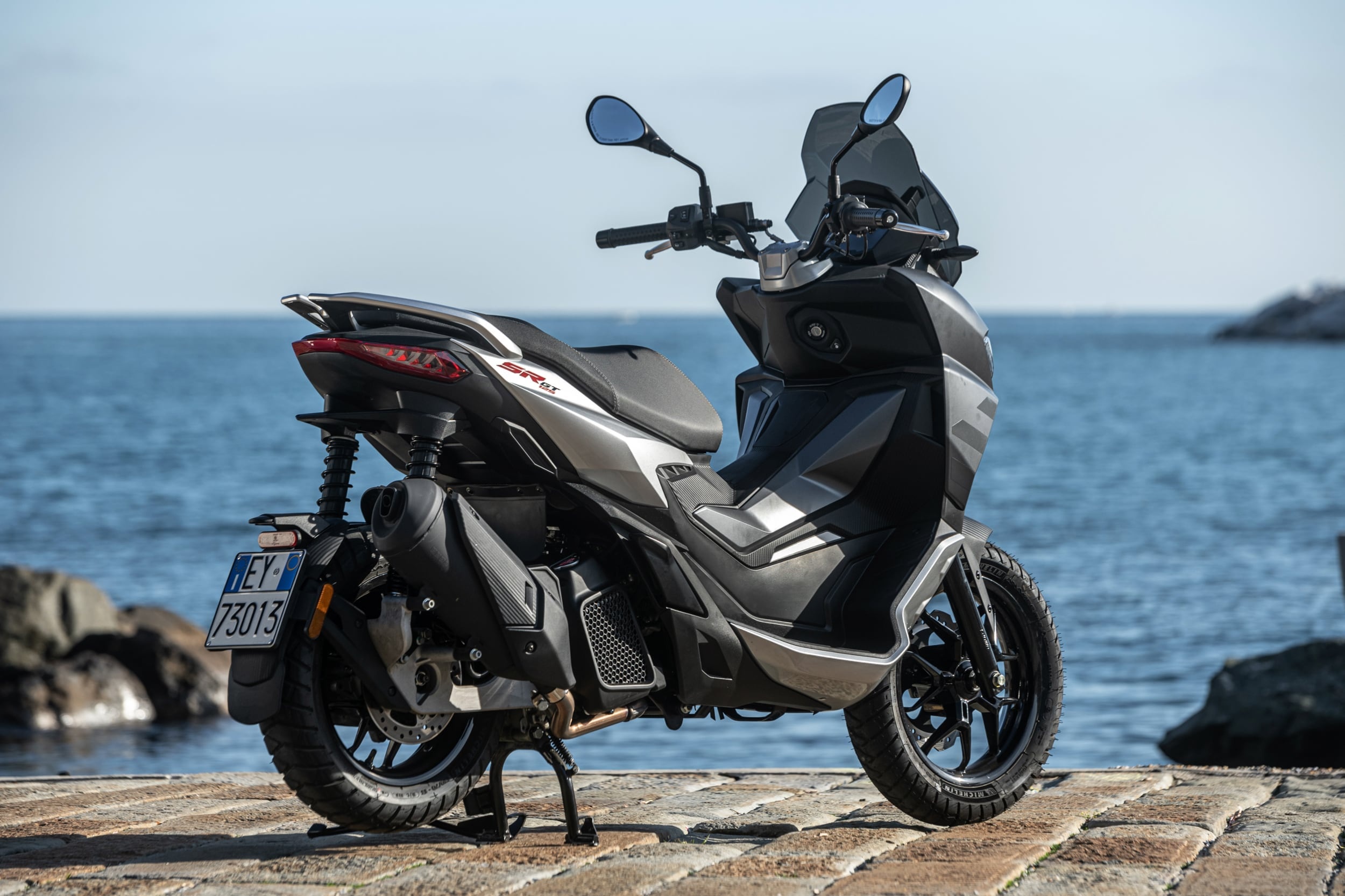 Aprilia SR-GT 125, Wide magazine, 2500x1670 HD Desktop