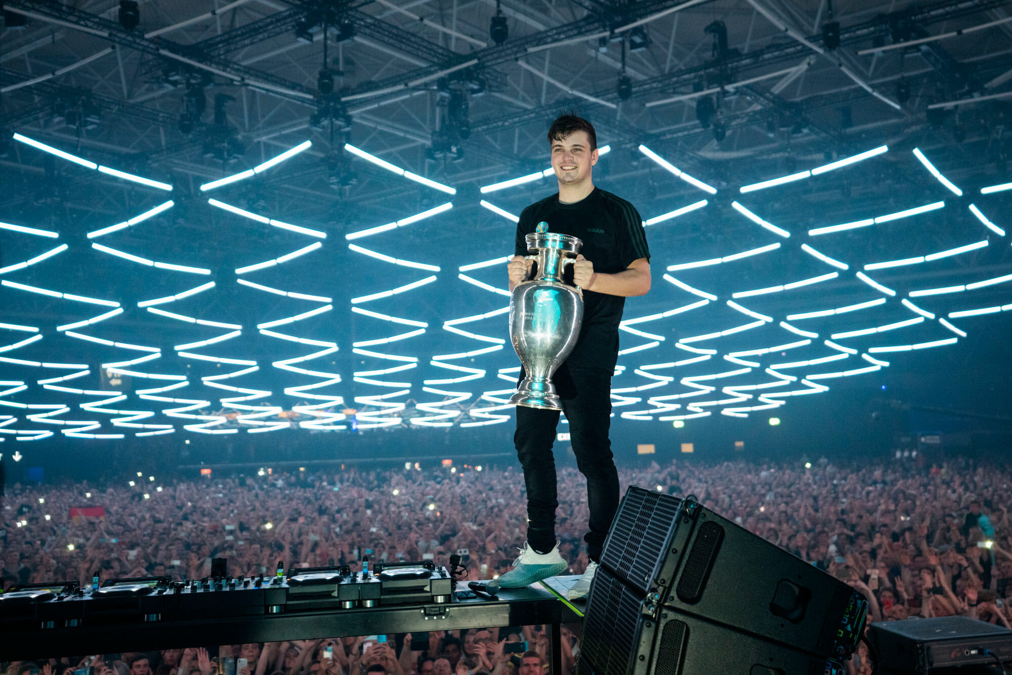 Martin Garrix, Official artist for UEFA Euro 2020, 2000x1340 HD Desktop