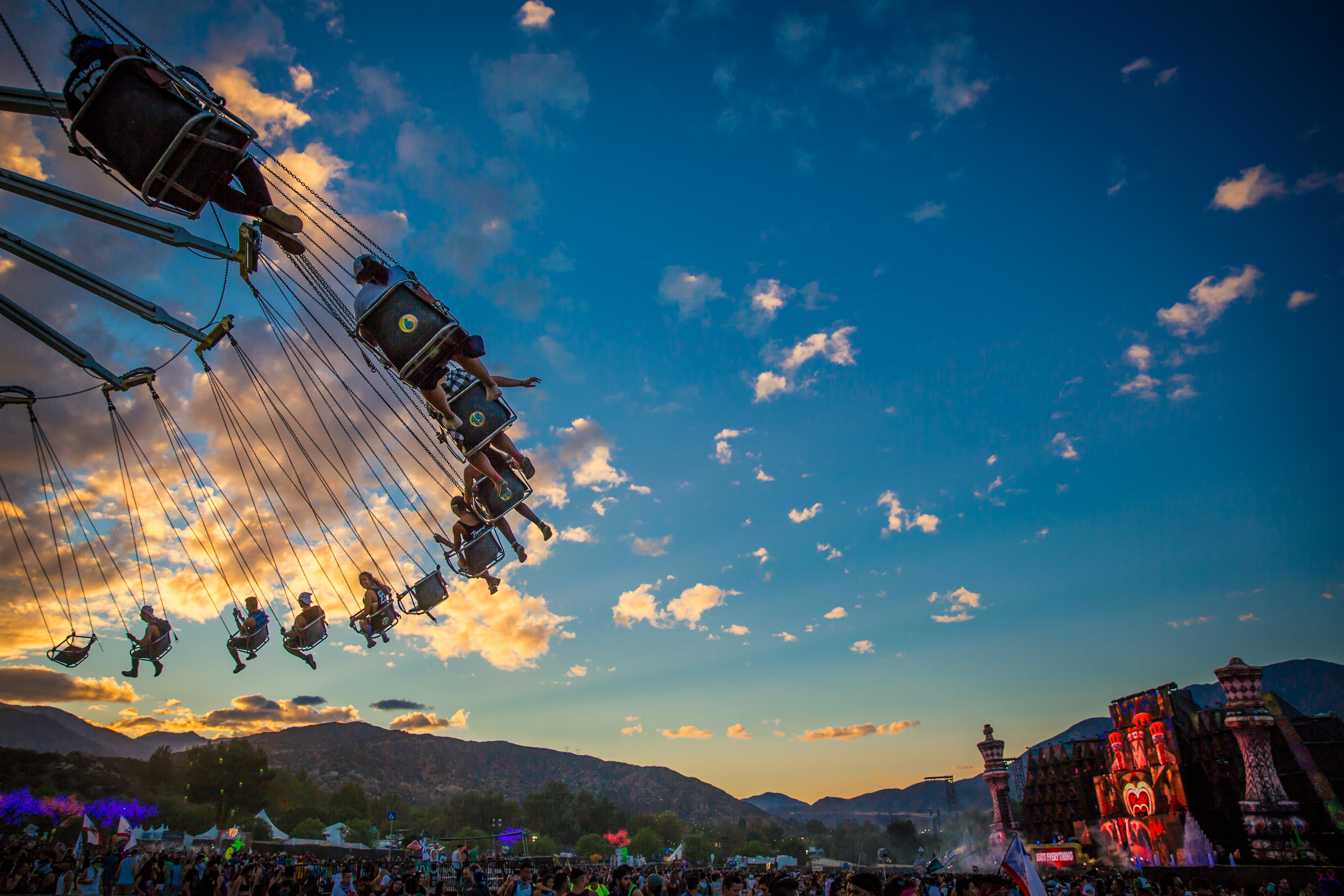 Amusement Park, Roller coaster, Heart-pounding adventure, Gravity defying, 3000x2000 HD Desktop