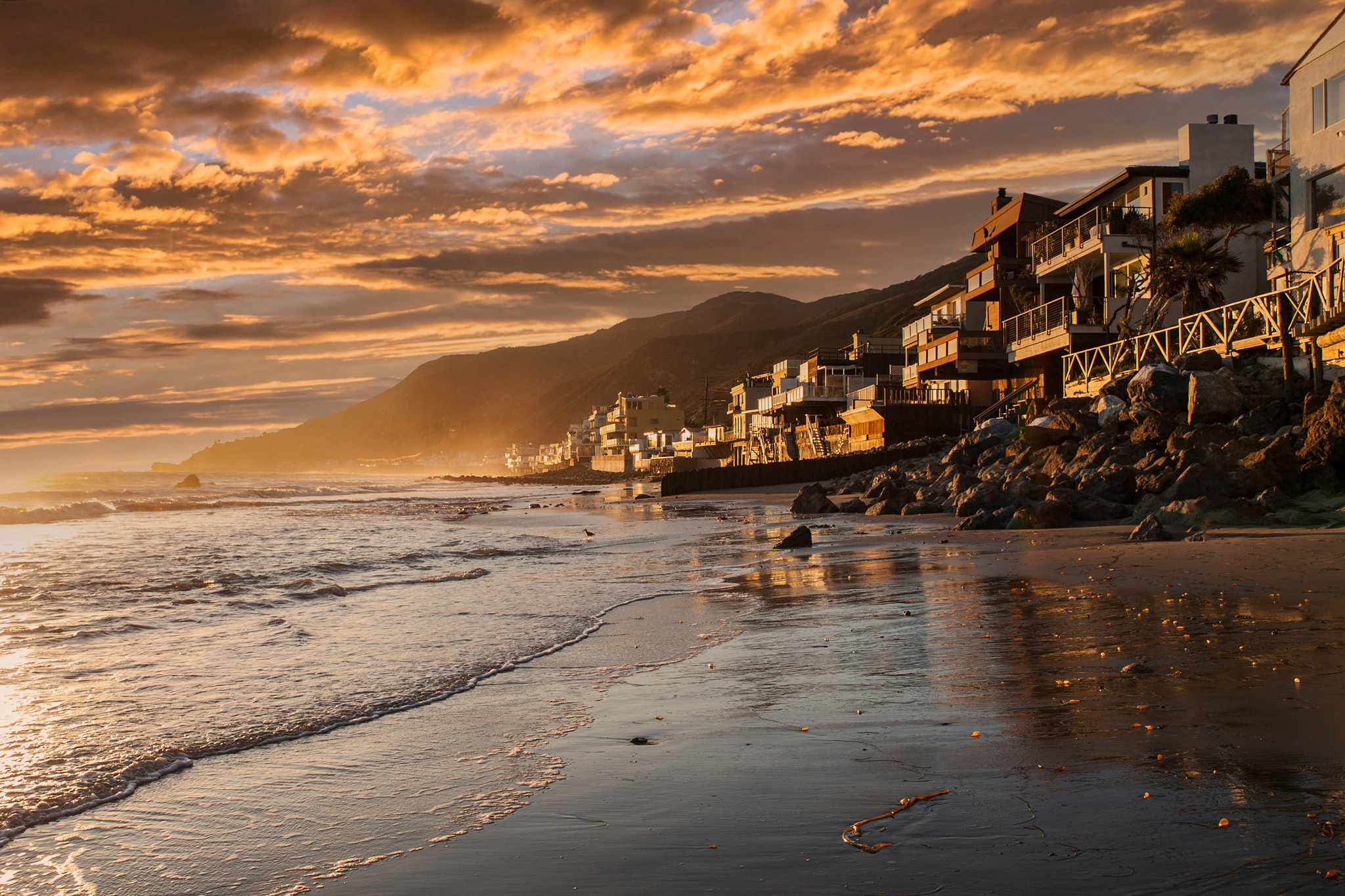 Must visit Malibu destinations, Locals and visitors alike, 2050x1370 HD Desktop