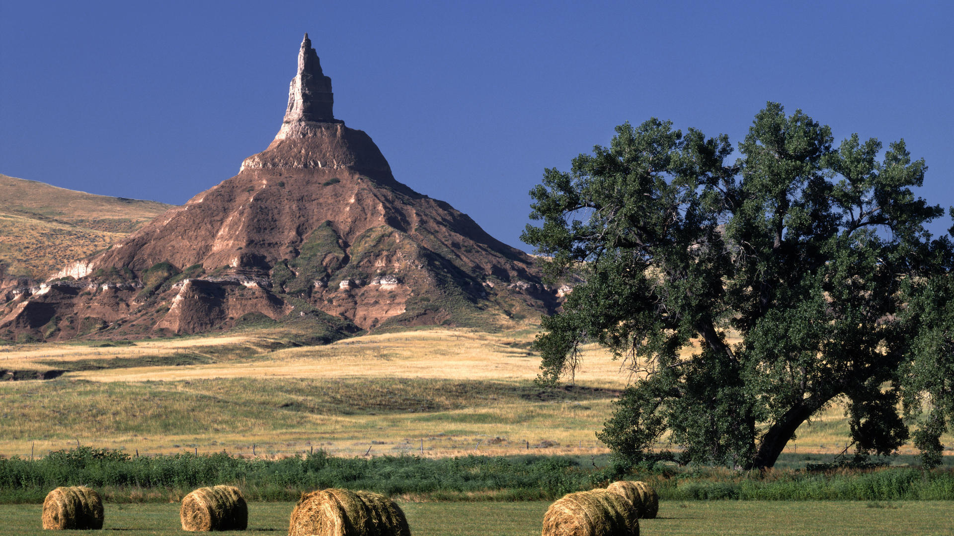 Chimney Rock prominence, Charismatic Nebraska, Natural wonder, Scenic nature, 1920x1080 Full HD Desktop