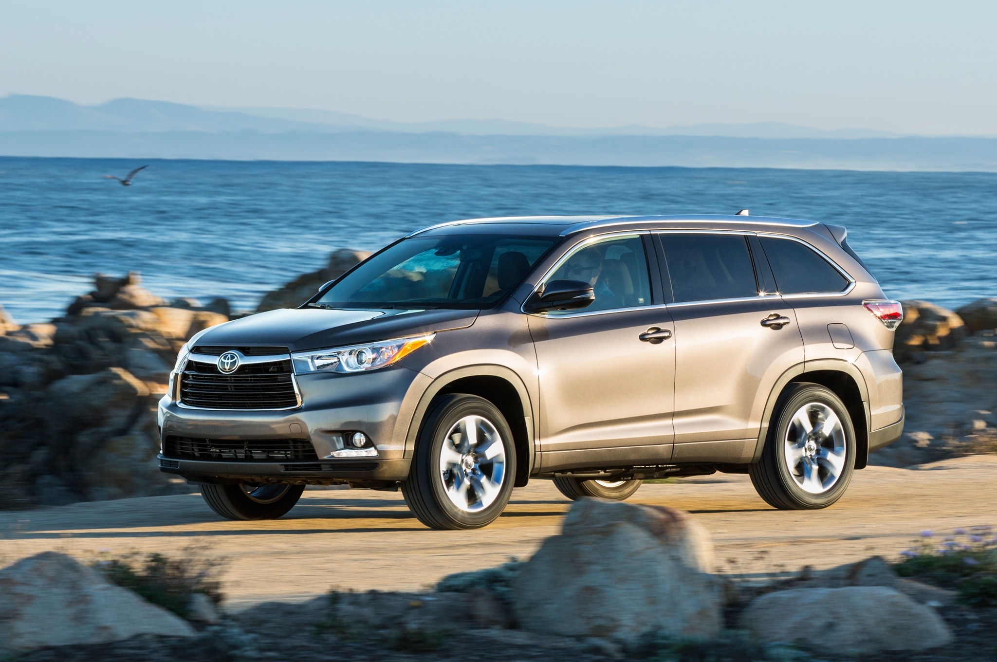 2013 Model, Toyota Highlander Wallpaper, 2050x1360 HD Desktop