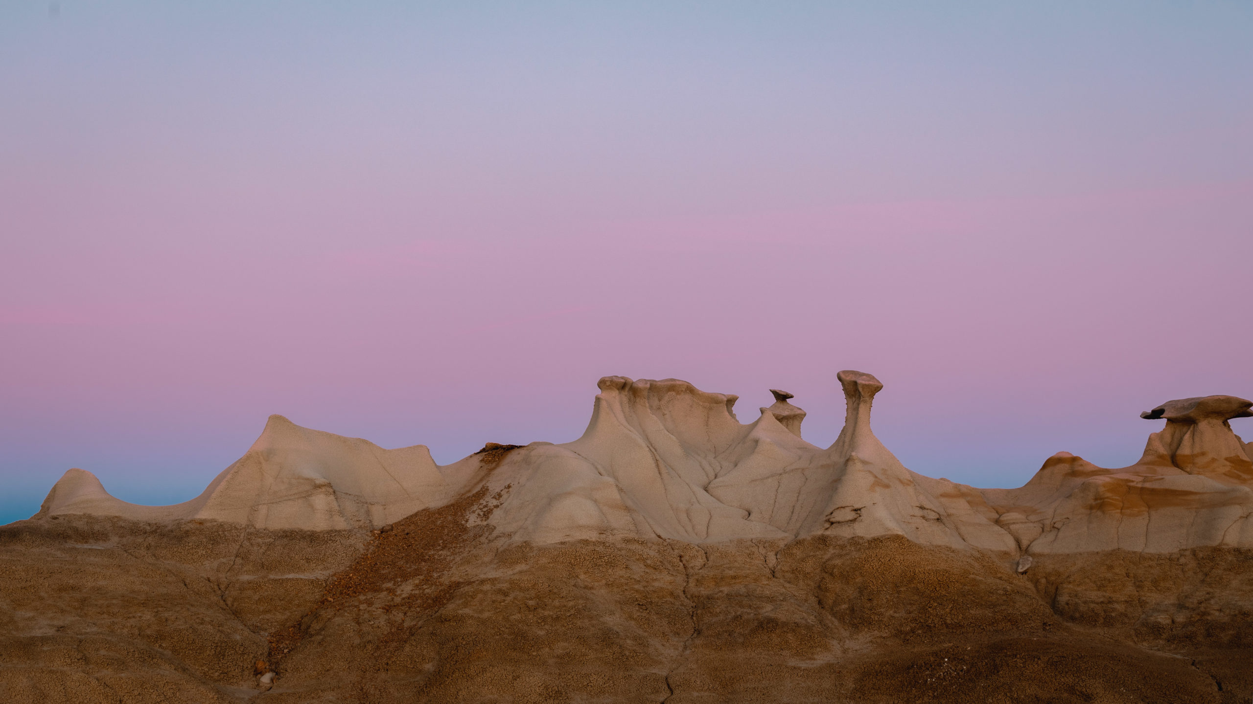 Bisti Badlands, Stone wings, Photography guide, 2560x1440 HD Desktop