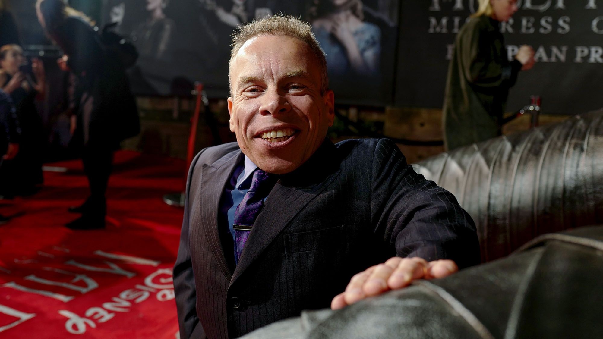 Warwick Davis, Willow TV series, Actor, BBC America, 2000x1130 HD Desktop