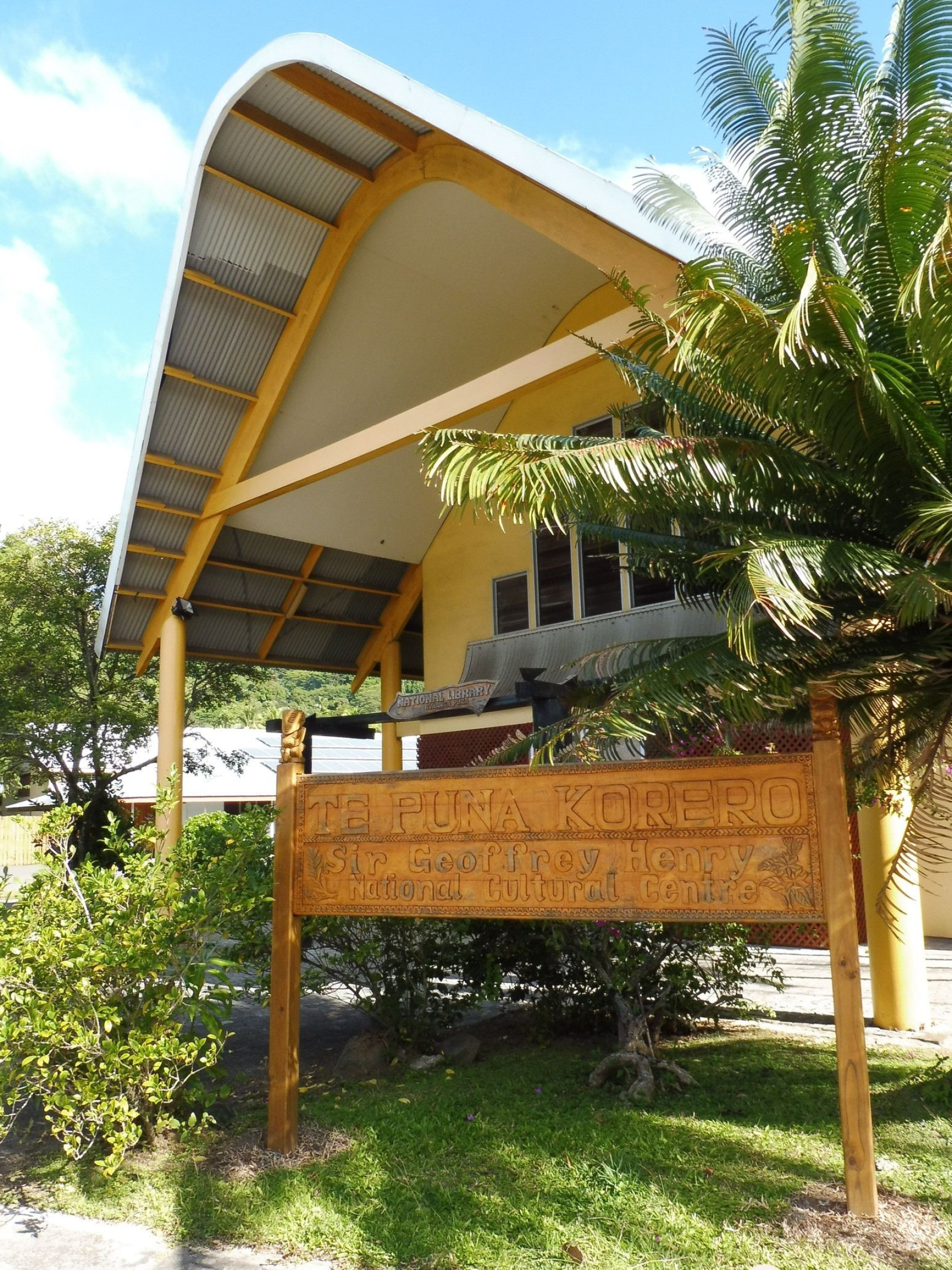 Avarua, Cook Islands travels, National museum, Attractions, 1730x2310 HD Phone