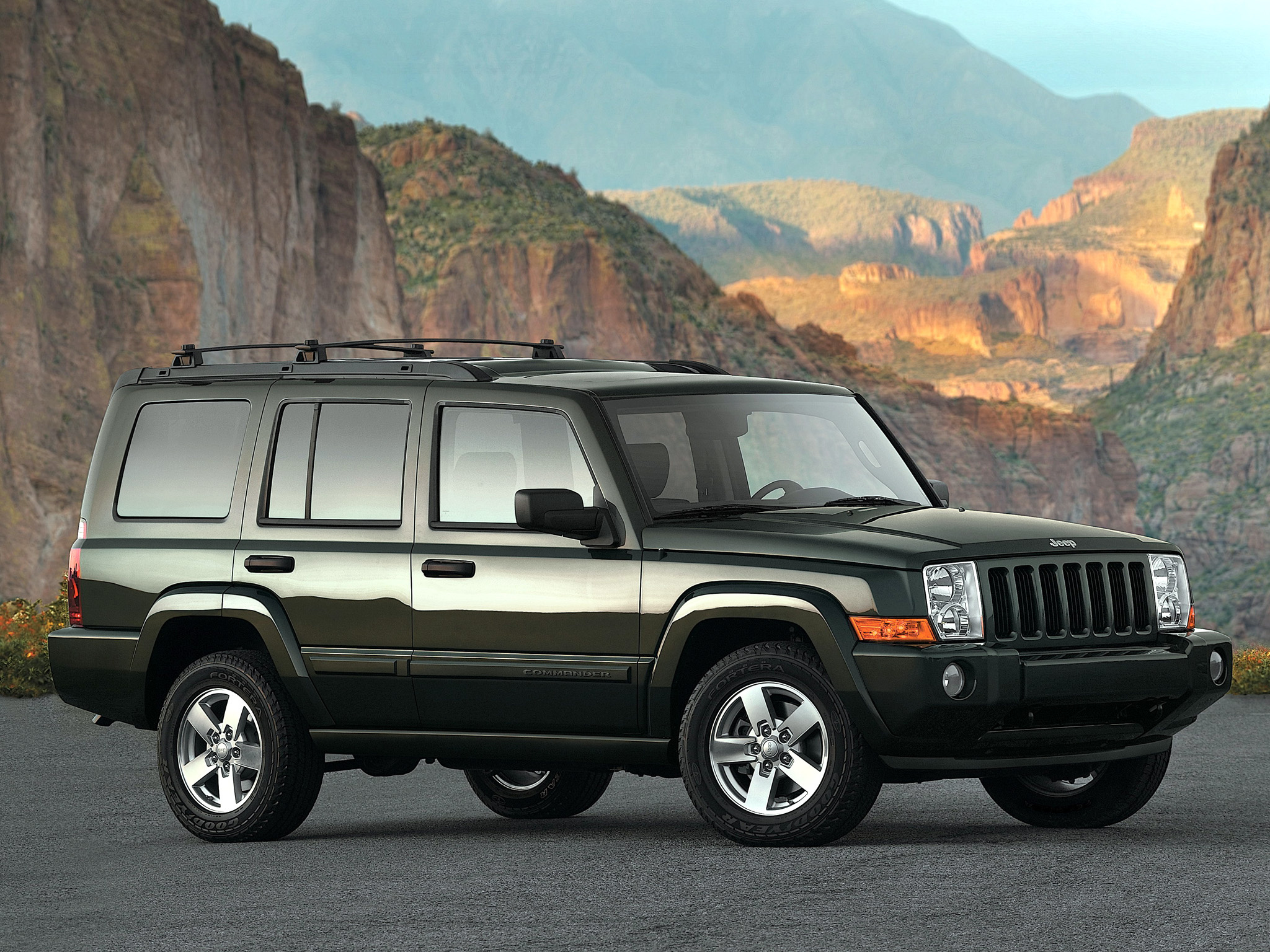 5.7 AT Overland, Jeep Commander Wallpaper, 2050x1540 HD Desktop